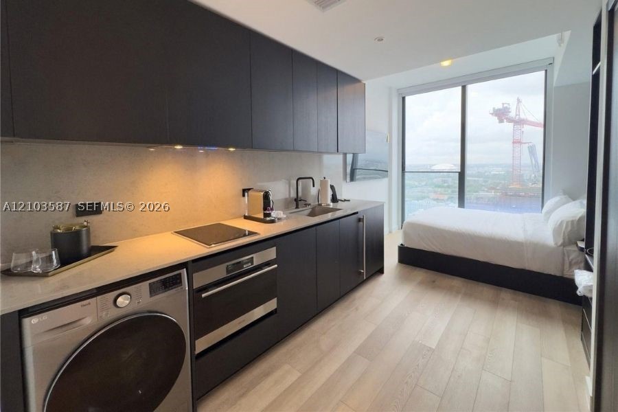 image E11EVEN Hotel & Residences8
