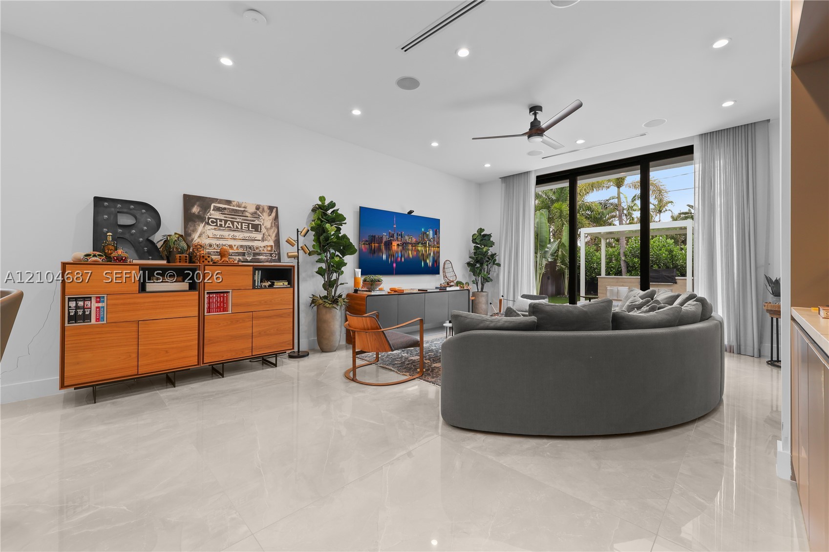 436 NE 10th Ave Fort Lauderdale, FL 33301