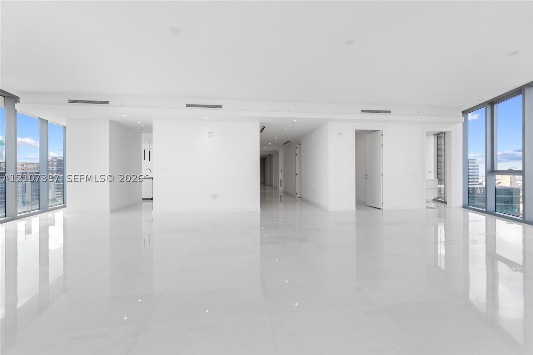 300 Biscayne Blvd Way #4901E Miami, FL 33131