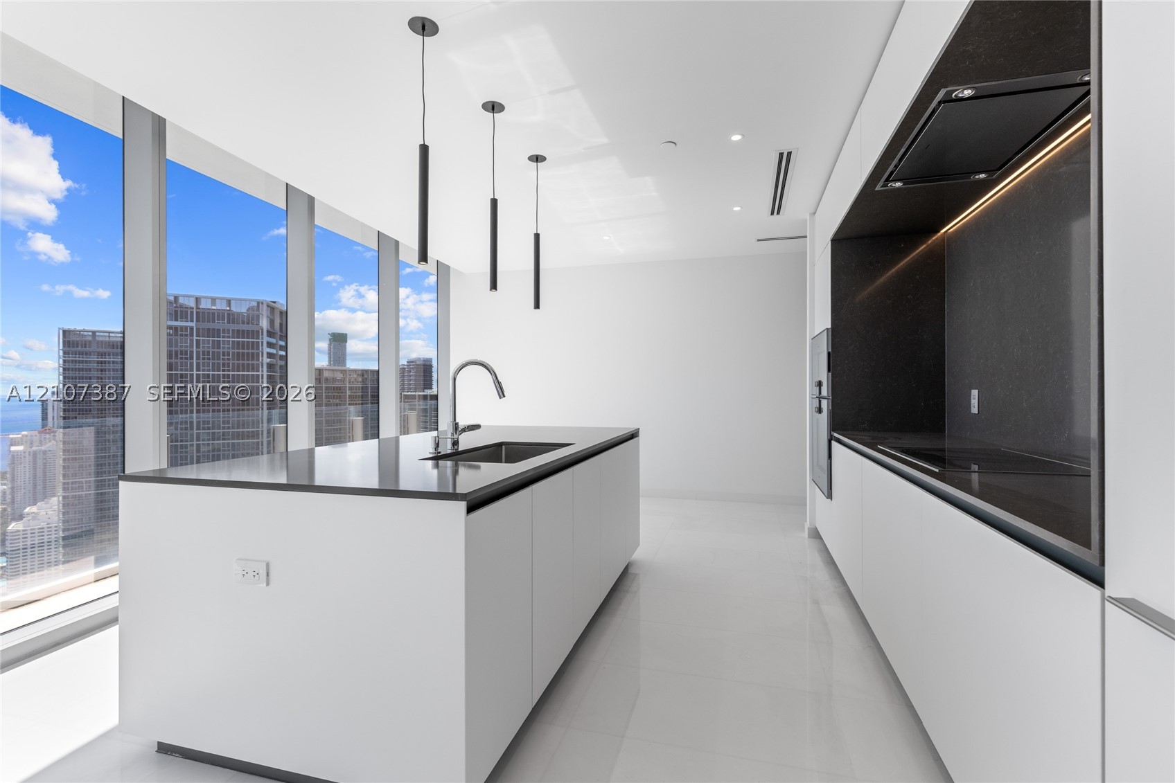 300 Biscayne Blvd Way #4901E Miami, FL 33131
