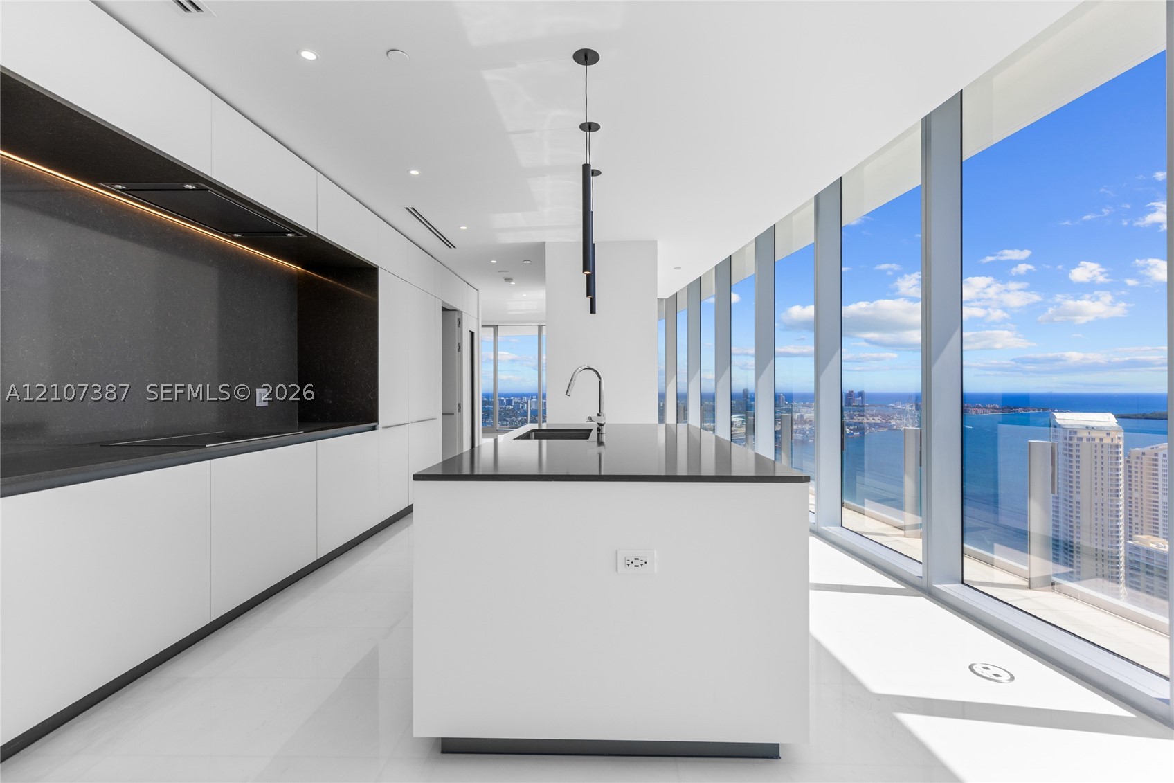 300 Biscayne Blvd Way #4901E Miami, FL 33131