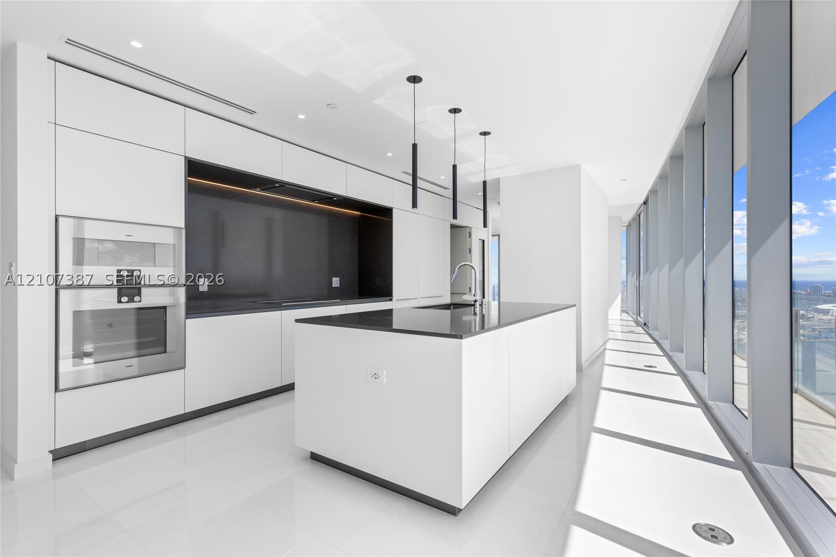 300 Biscayne Blvd Way #4901E Miami, FL 33131