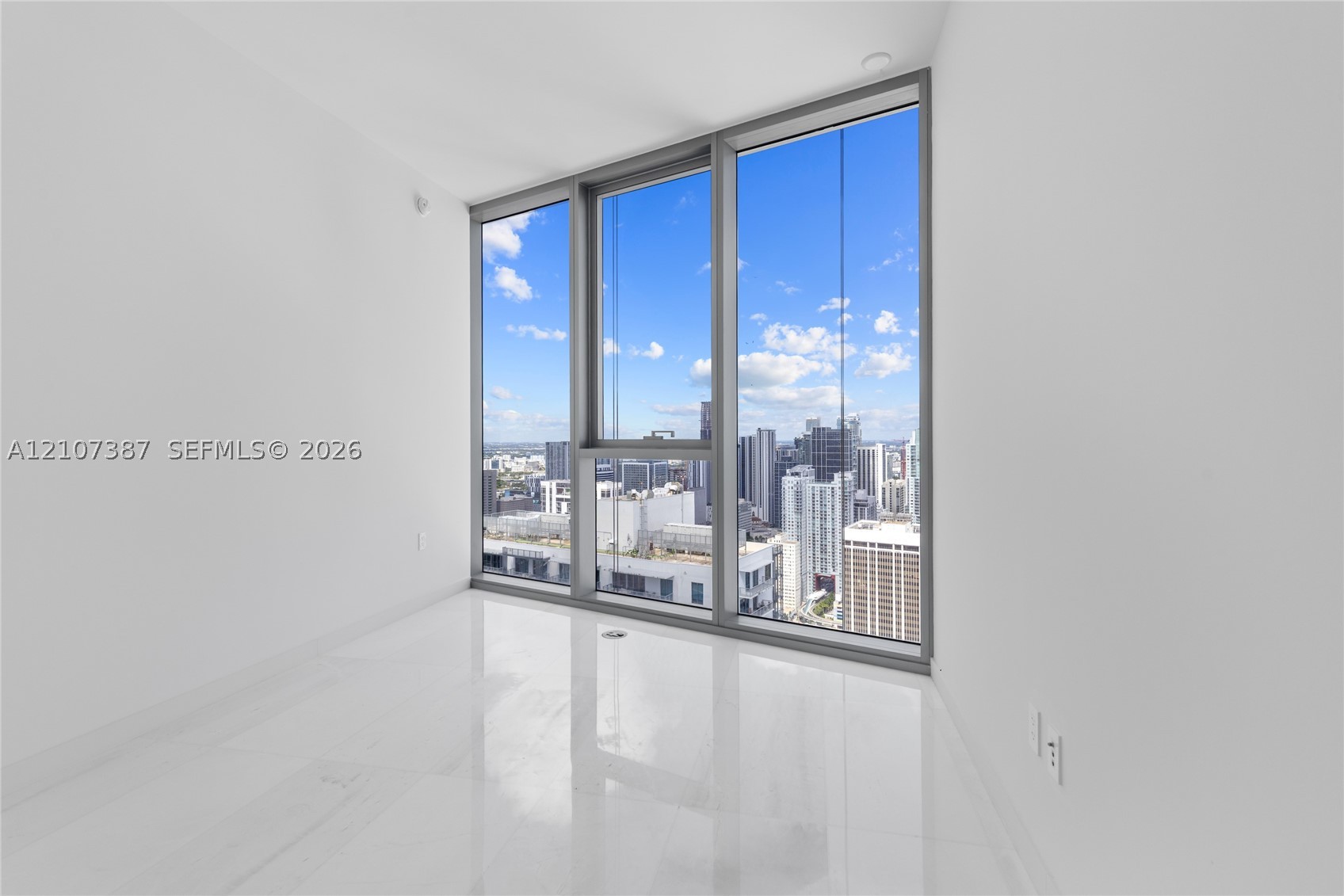 300 Biscayne Blvd Way #4901E Miami, FL 33131