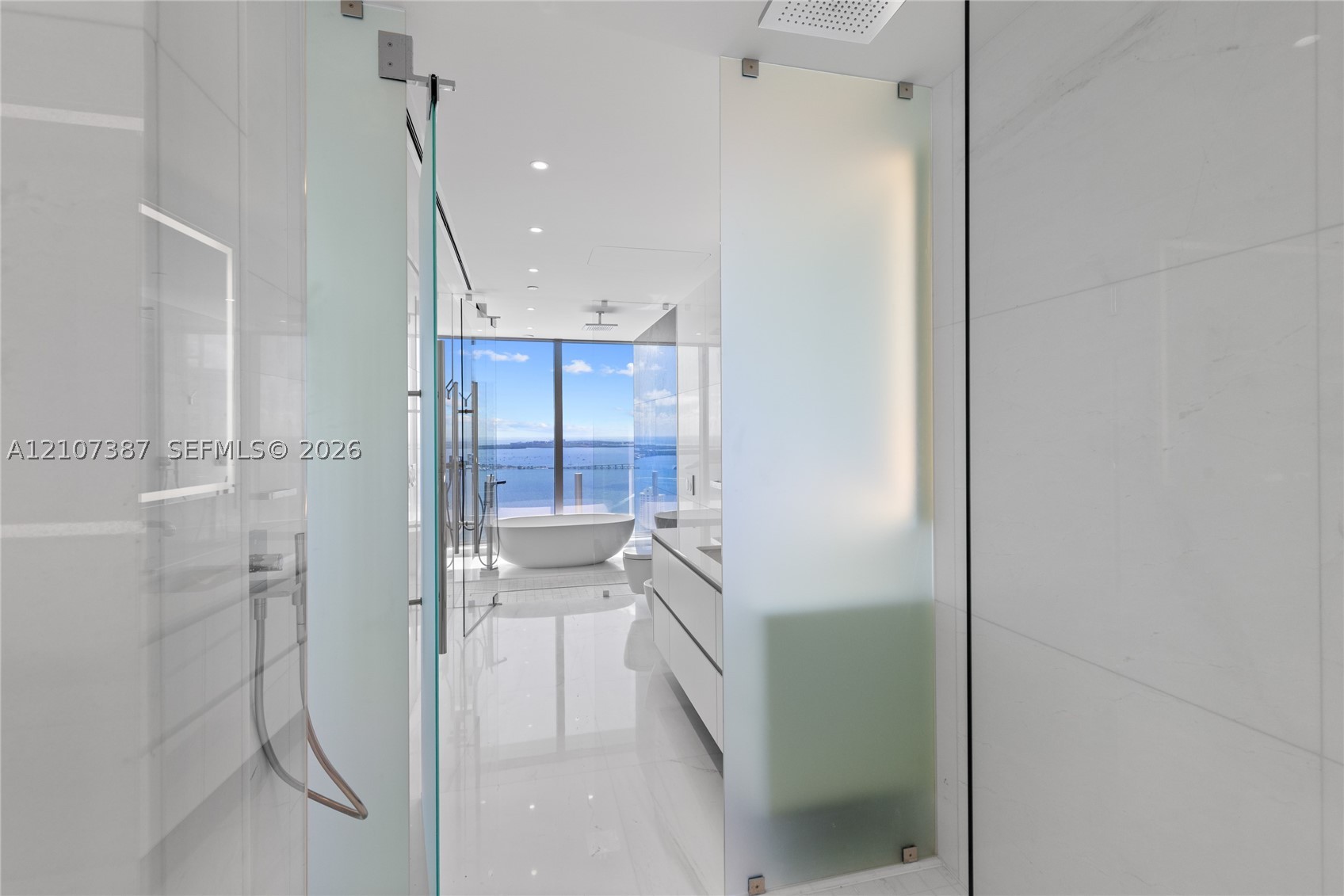 300 Biscayne Blvd Way #4901E Miami, FL 33131