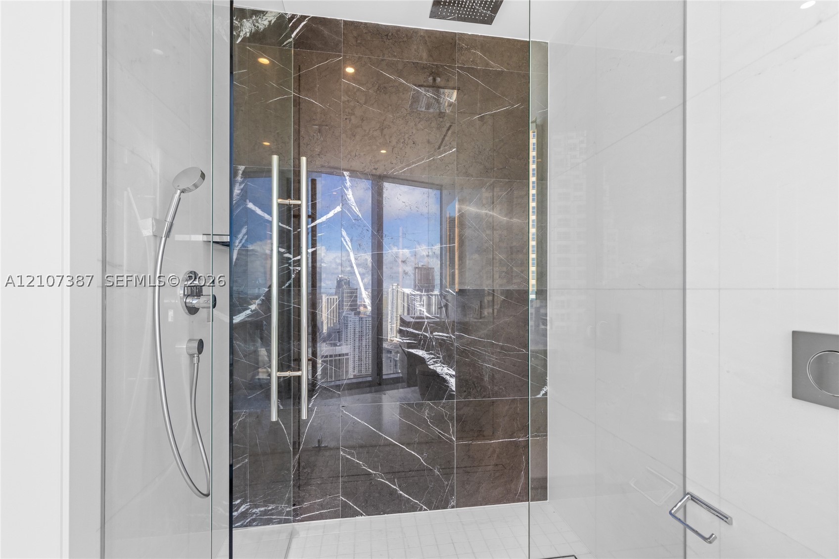 300 Biscayne Blvd Way #4901E Miami, FL 33131