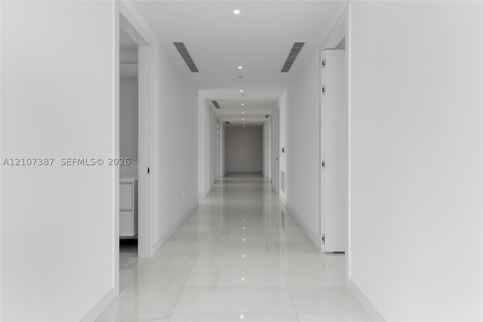 300 Biscayne Blvd Way #4901E Miami, FL 33131