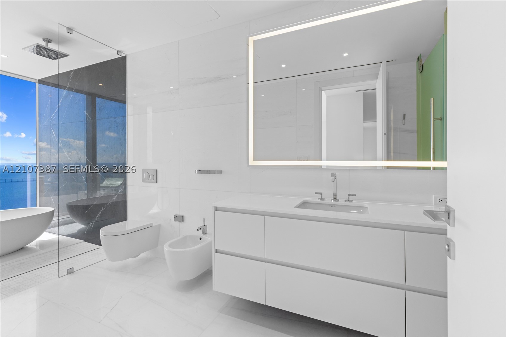 300 Biscayne Blvd Way #4901E Miami, FL 33131