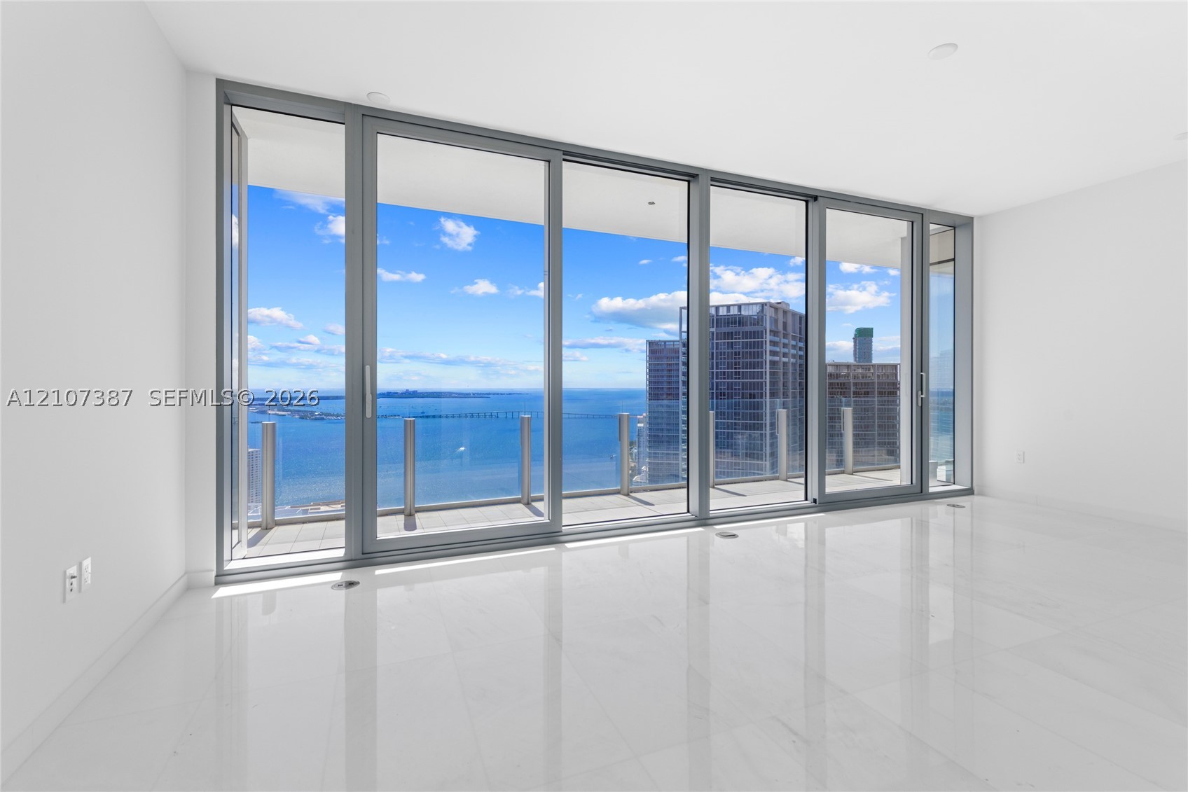 300 Biscayne Blvd Way #4901E Miami, FL 33131