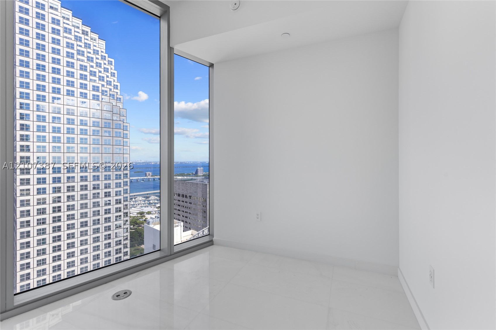 300 Biscayne Blvd Way #4901E Miami, FL 33131