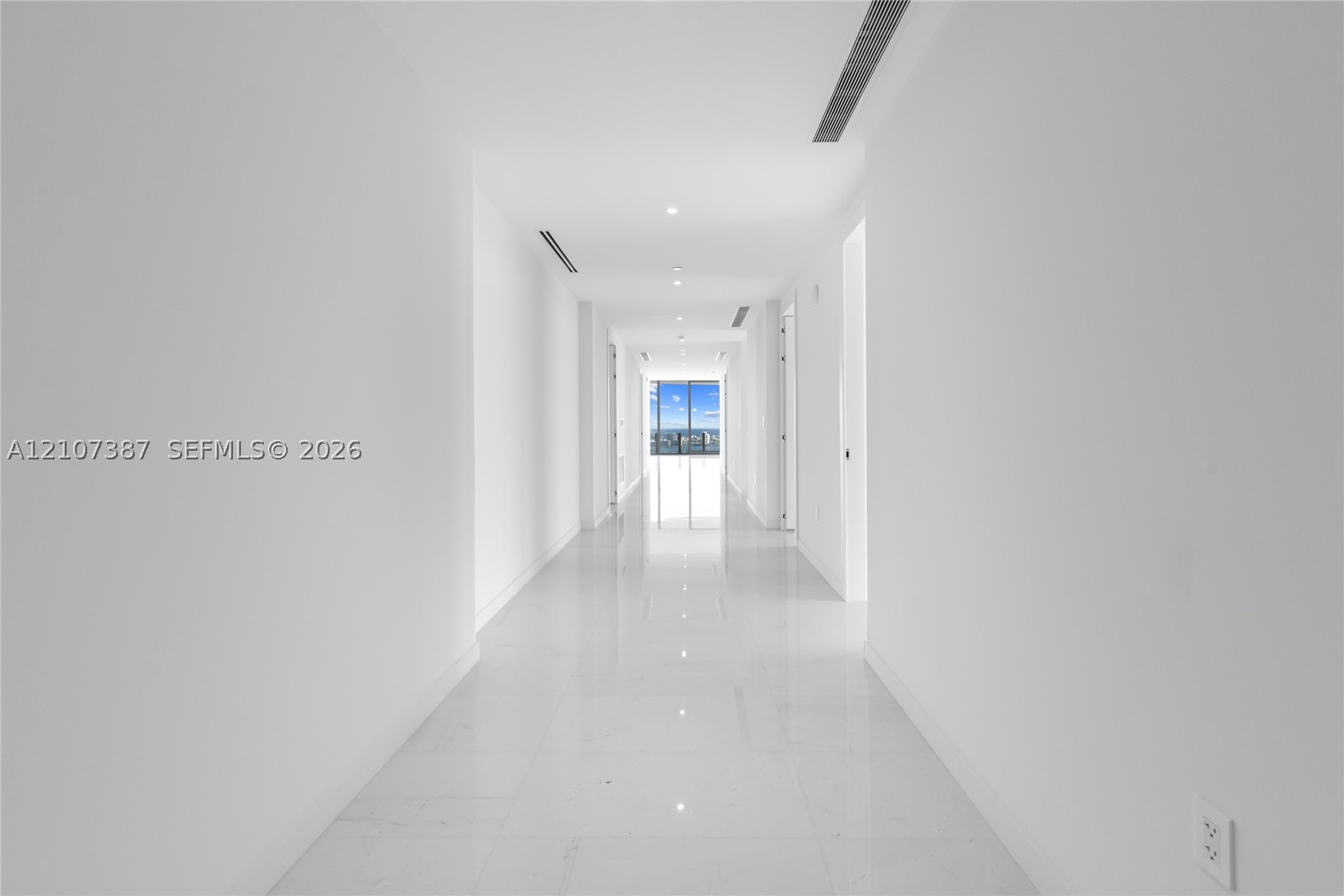 300 Biscayne Blvd Way #4901E Miami, FL 33131