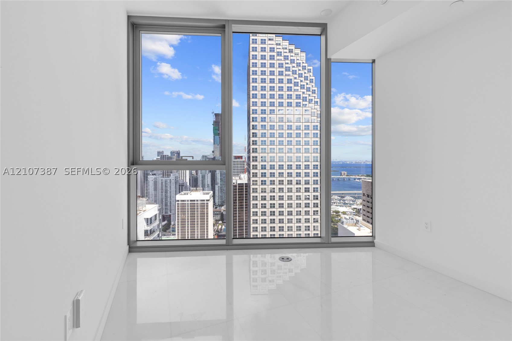 300 Biscayne Blvd Way #4901E Miami, FL 33131