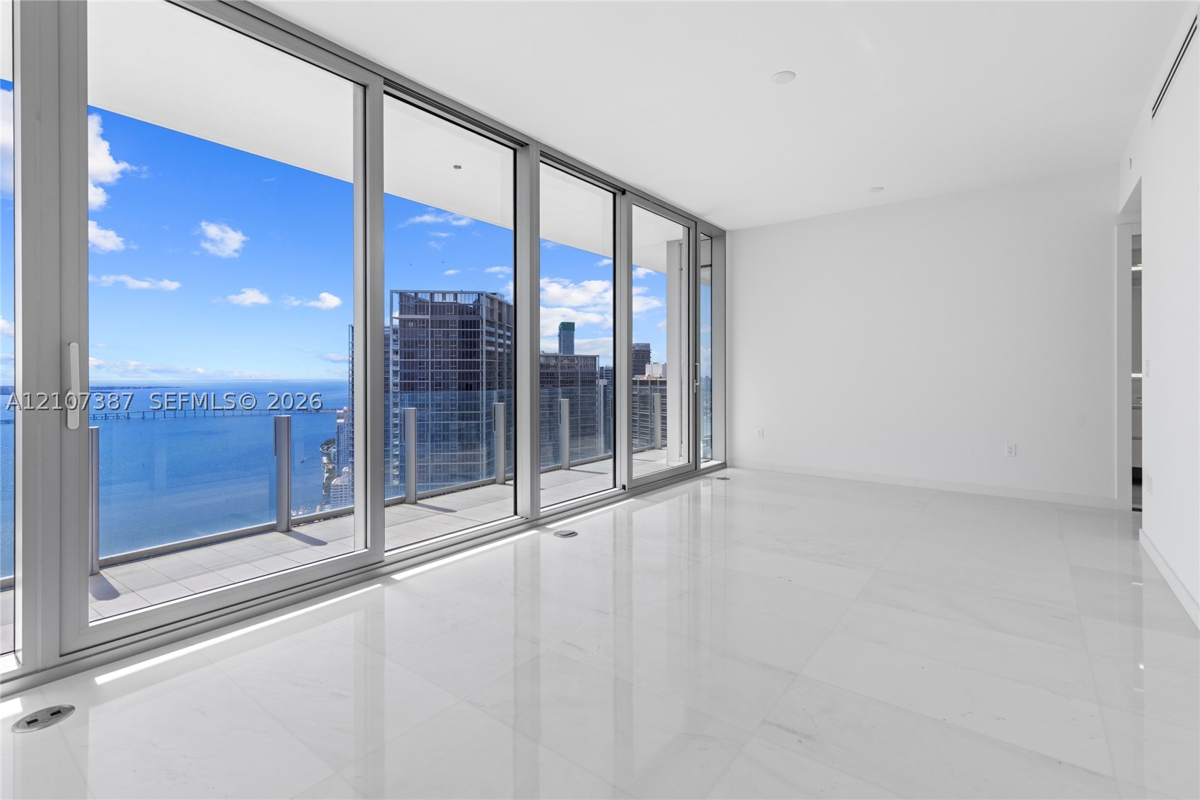 300 Biscayne Blvd Way #4901E Miami, FL 33131