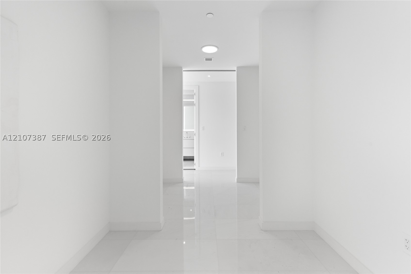 300 Biscayne Blvd Way #4901E Miami, FL 33131