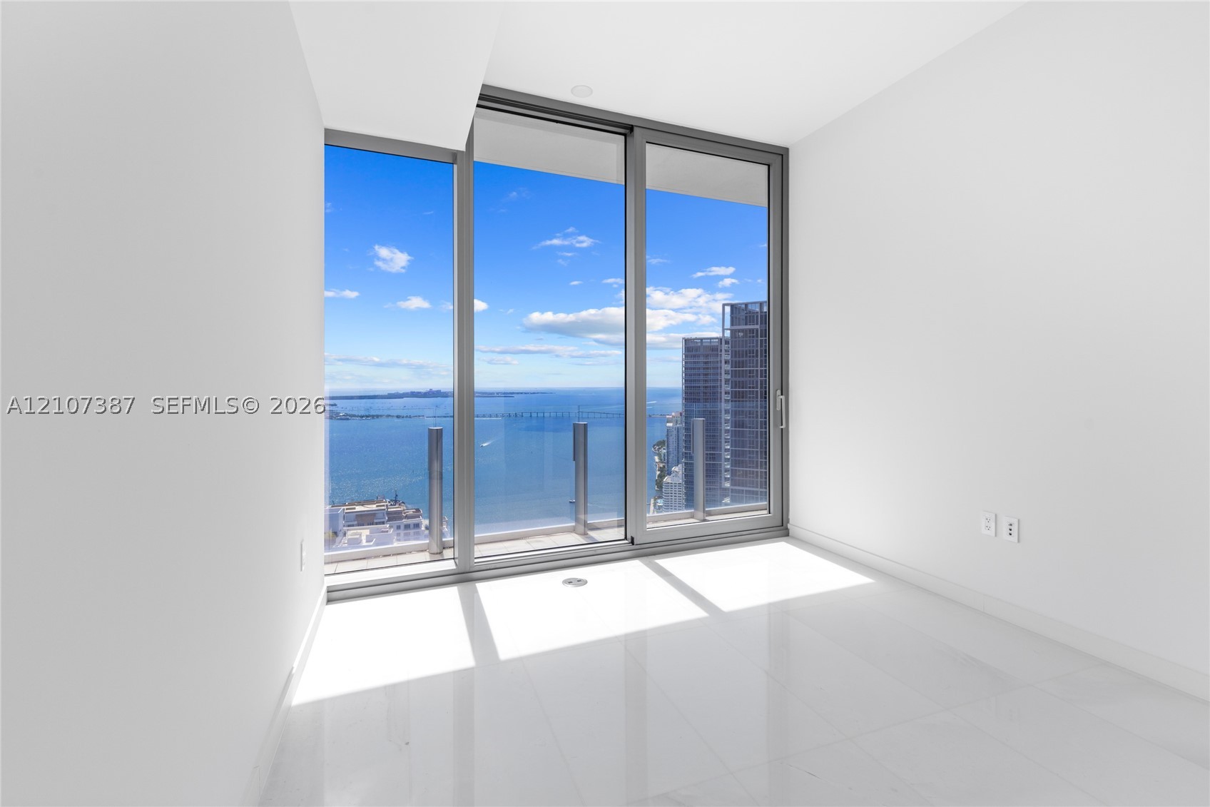 300 Biscayne Blvd Way #4901E Miami, FL 33131