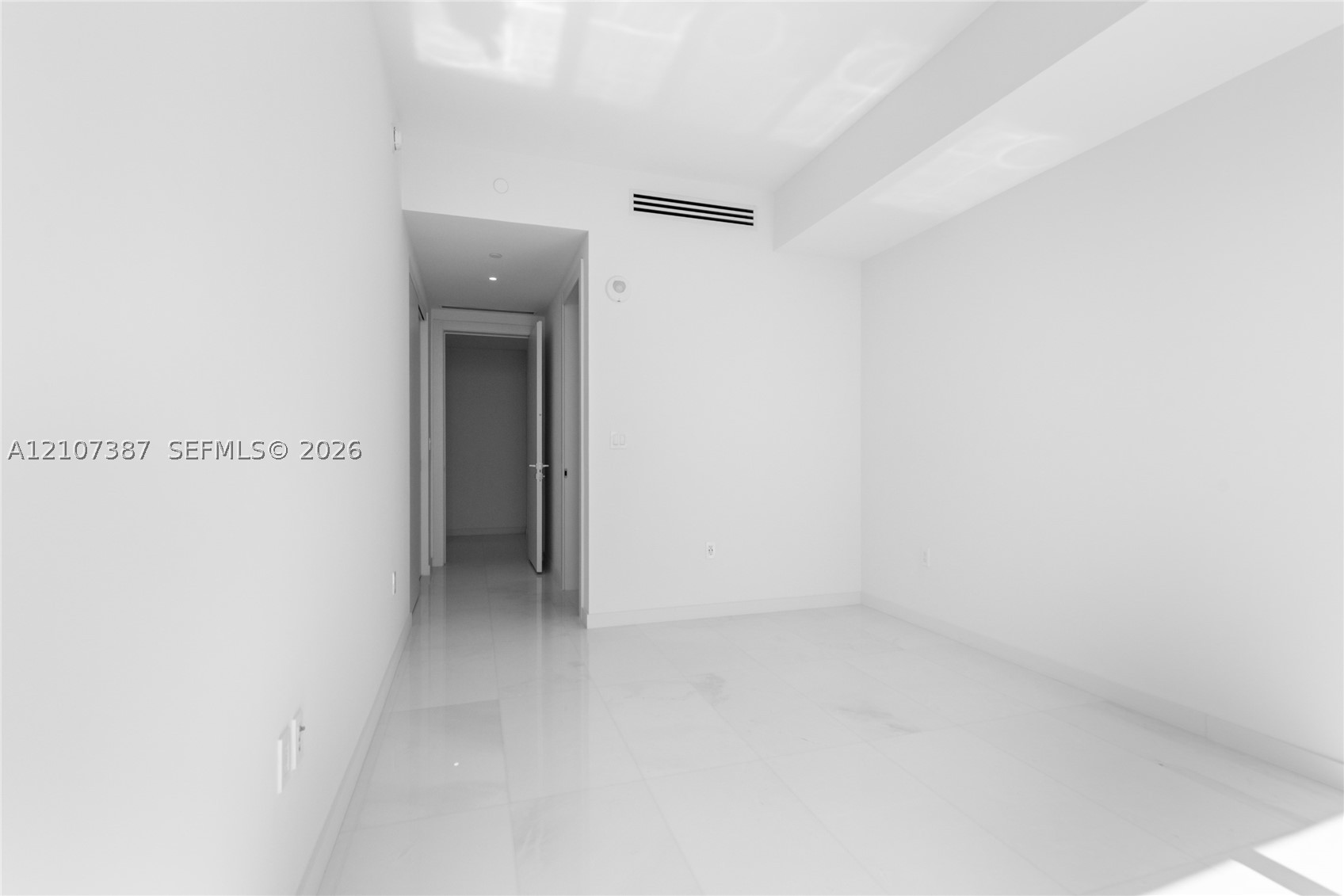 300 Biscayne Blvd Way #4901E Miami, FL 33131