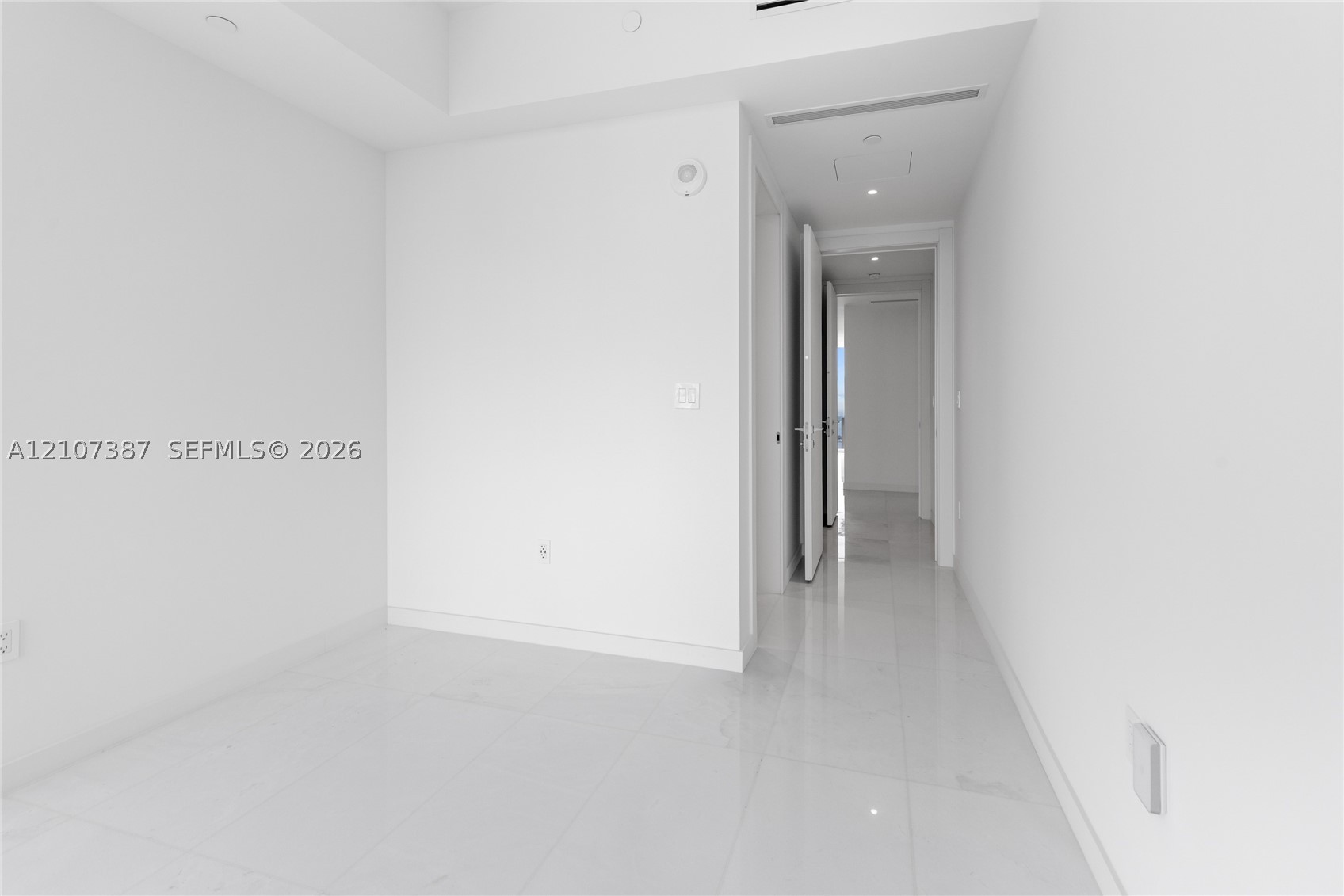 300 Biscayne Blvd Way #4901E Miami, FL 33131