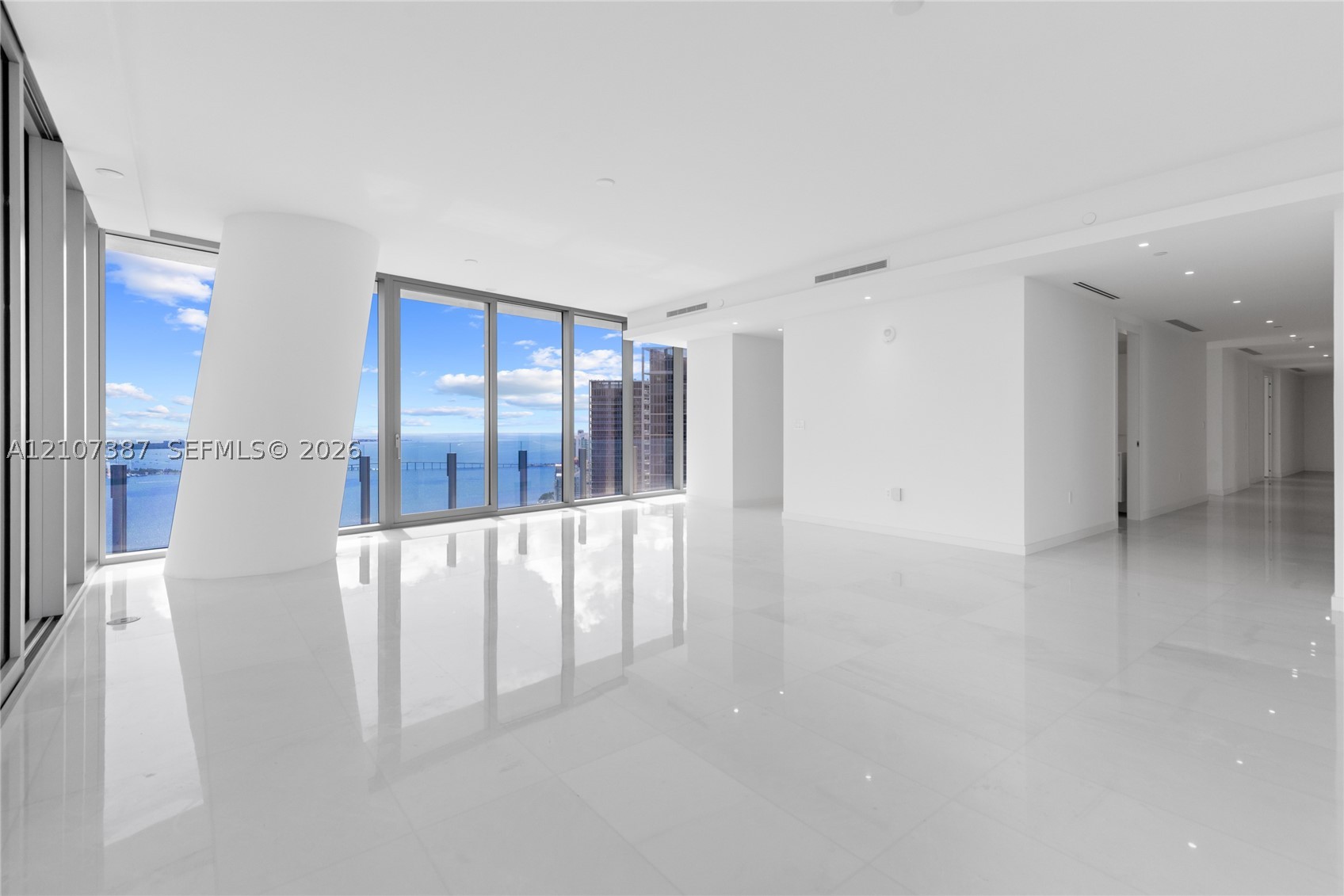 300 Biscayne Blvd Way #4901E Miami, FL 33131