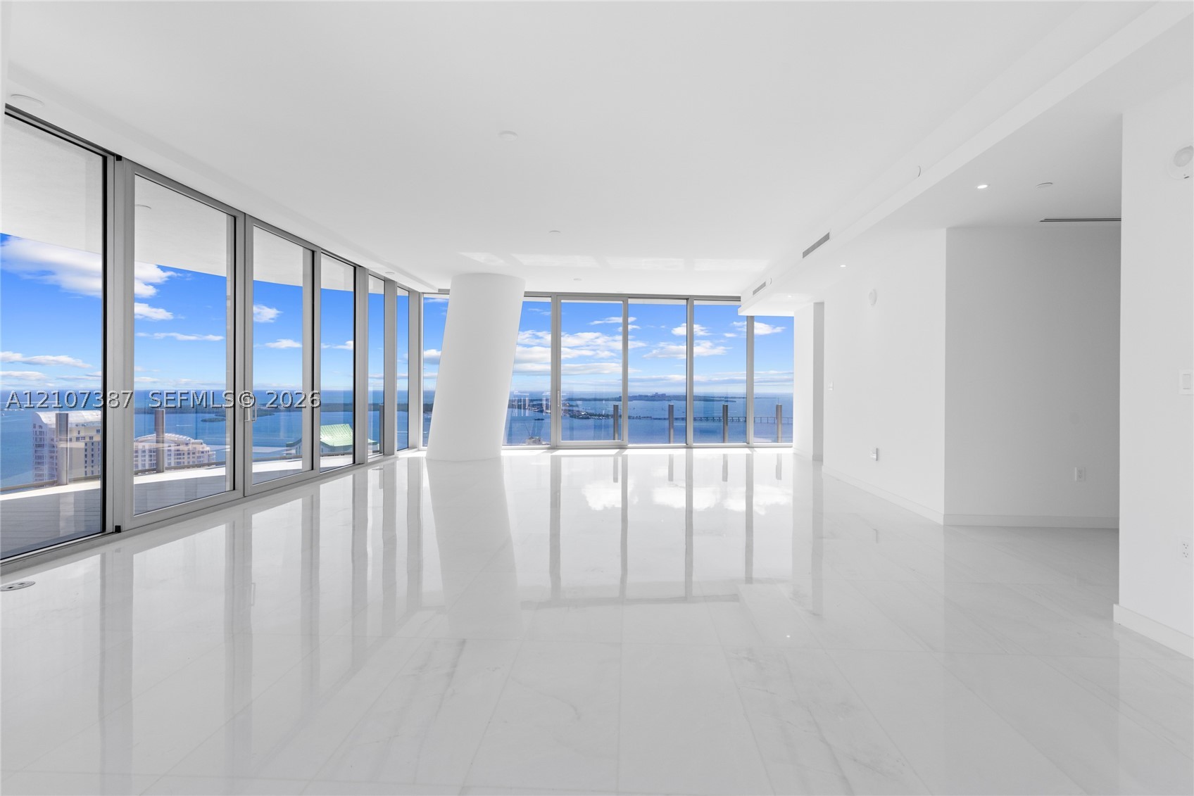 300 Biscayne Blvd Way #4901E Miami, FL 33131