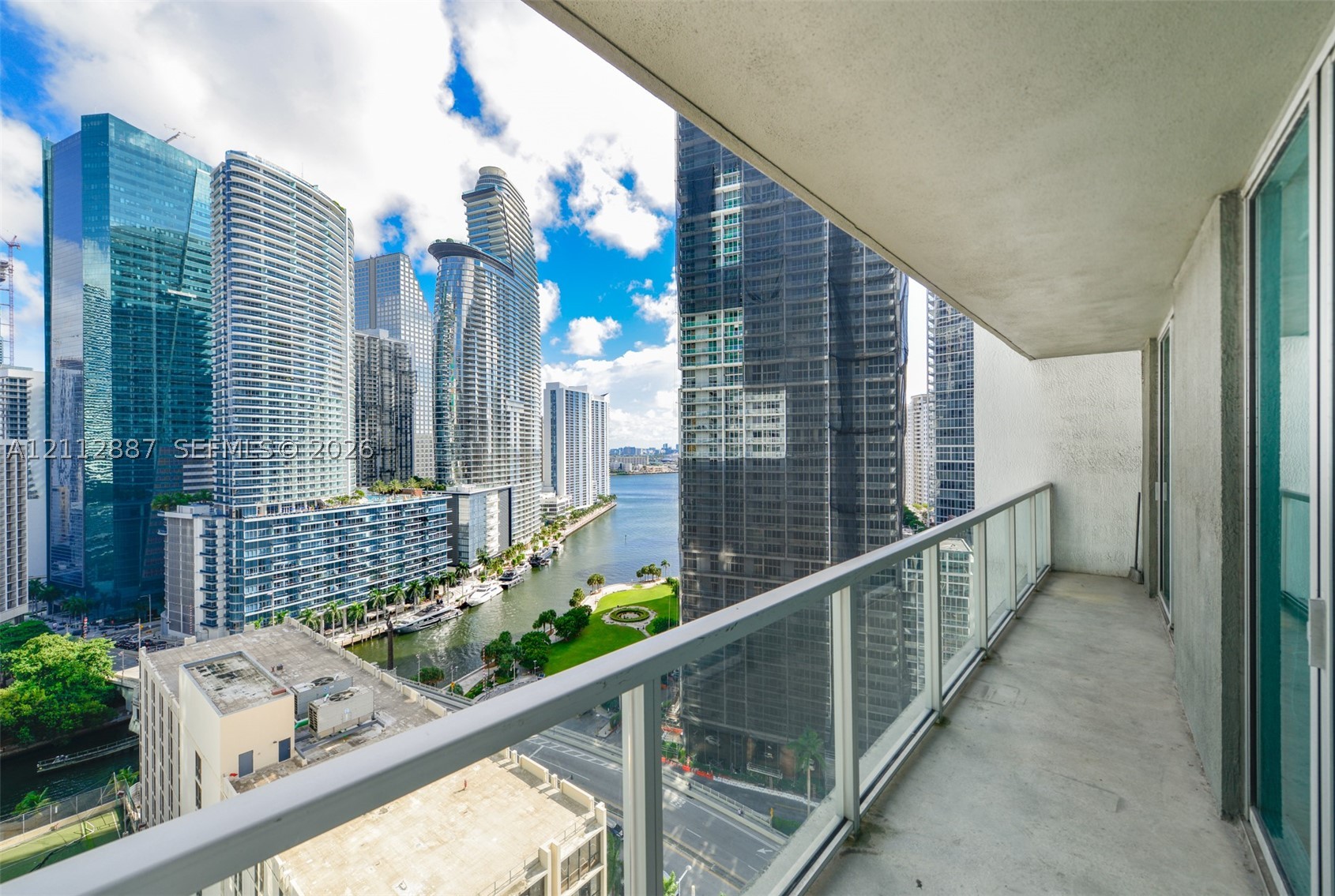 500 Brickell Ave #2407