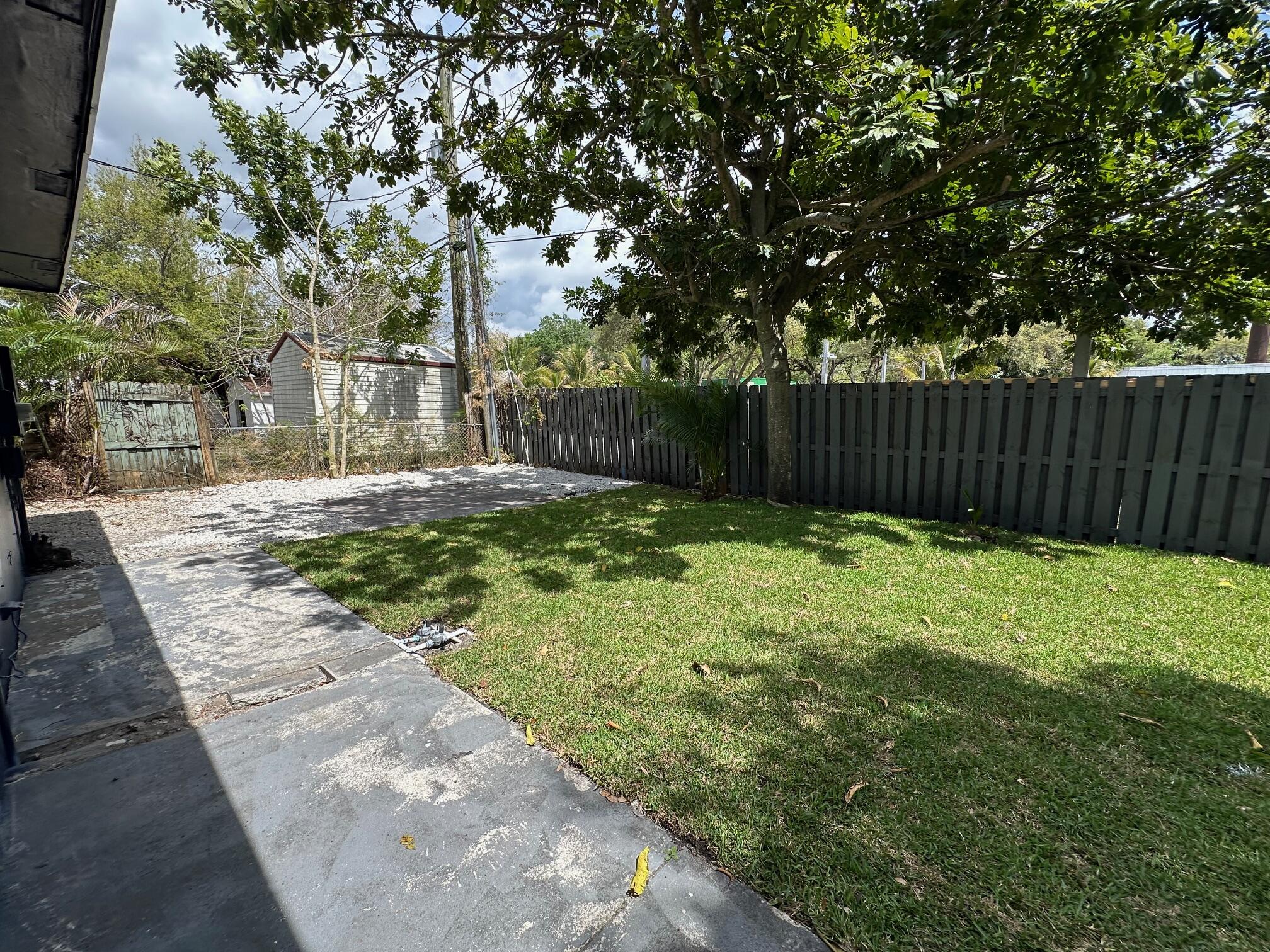 2507 N 66th Hollywood, FL 33024