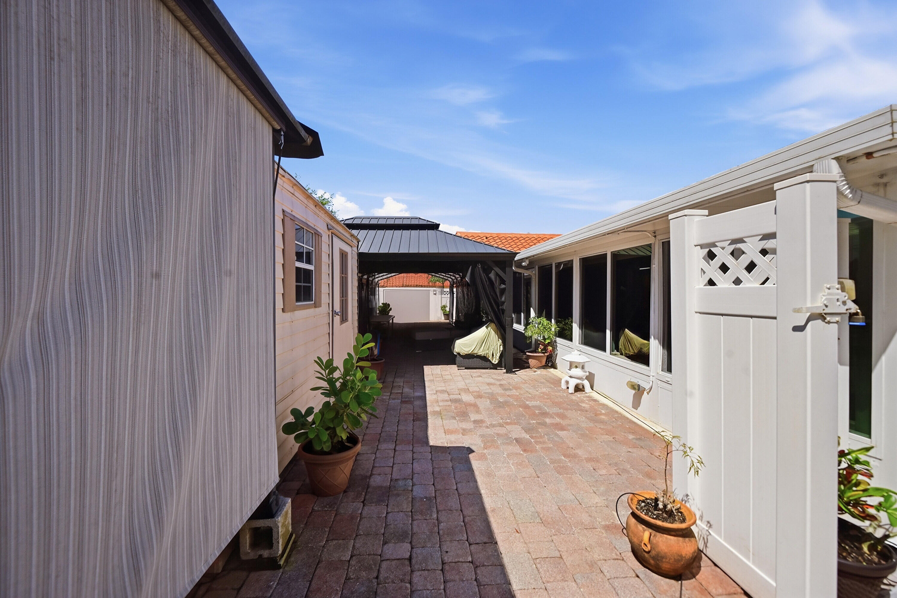 5884 Laurel Grn Boynton Beach, FL 33437