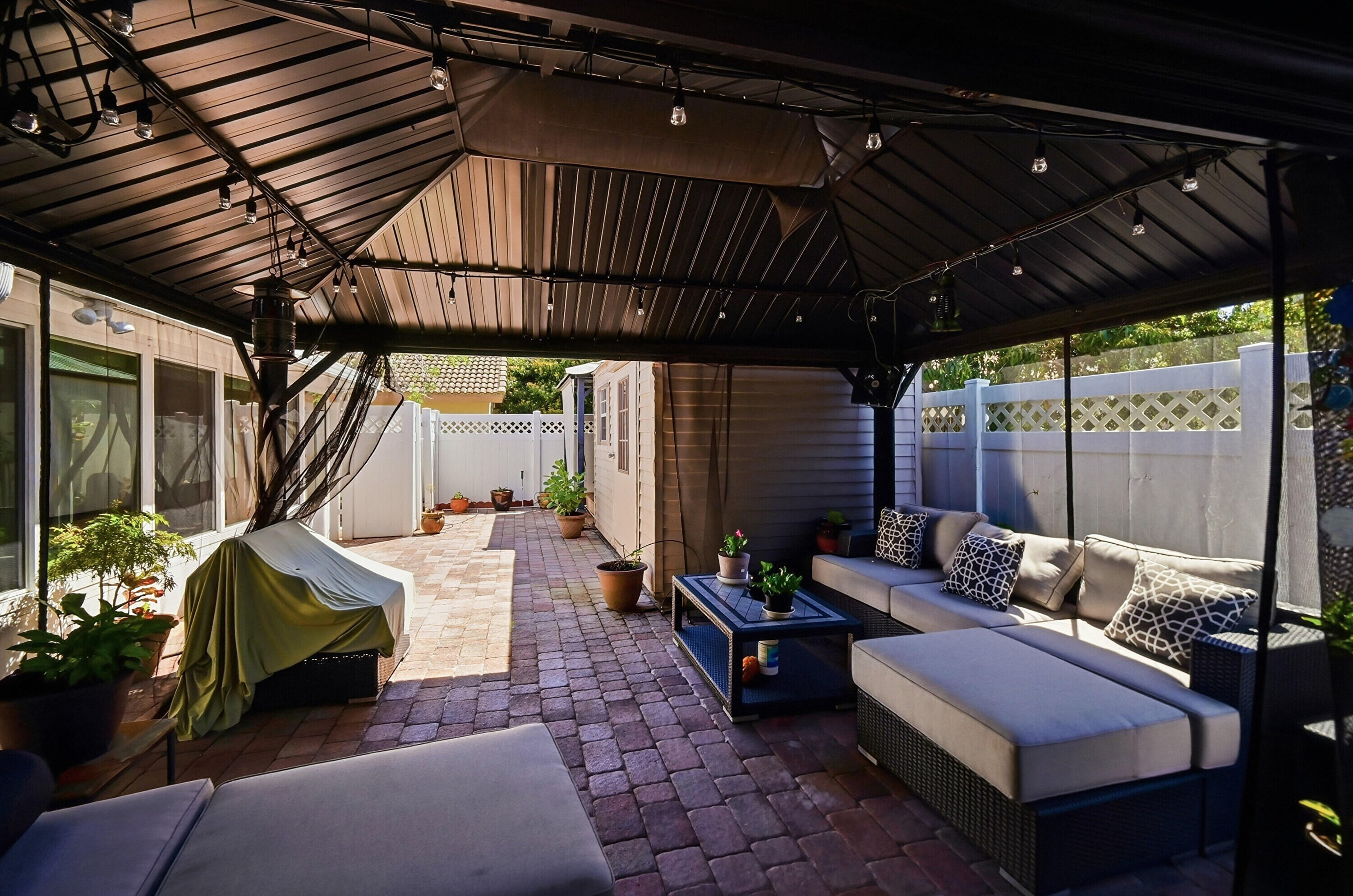 5884 Laurel Grn Boynton Beach, FL 33437