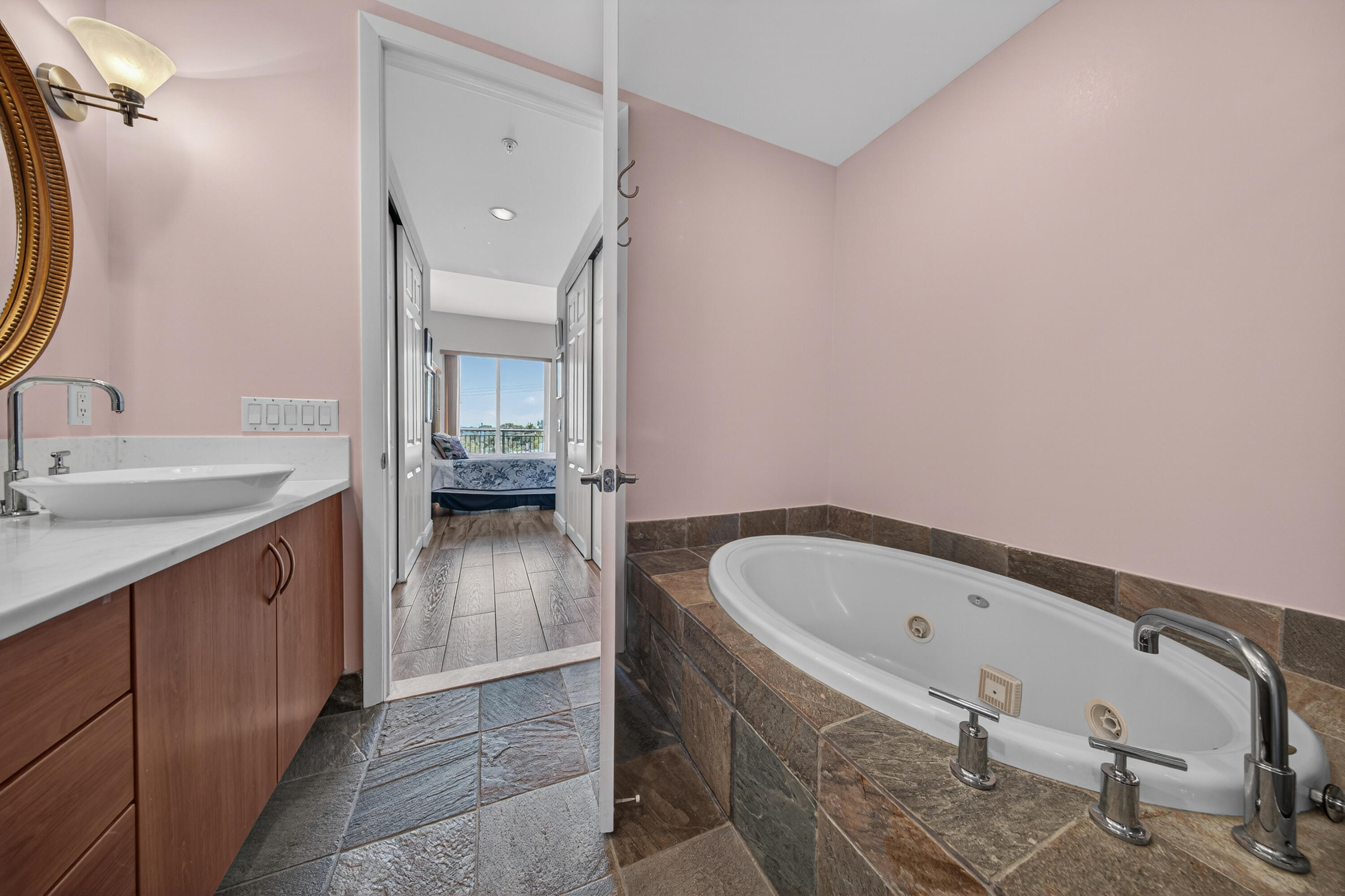 2631 NE 14th #406 Wilton Manors, FL 33334