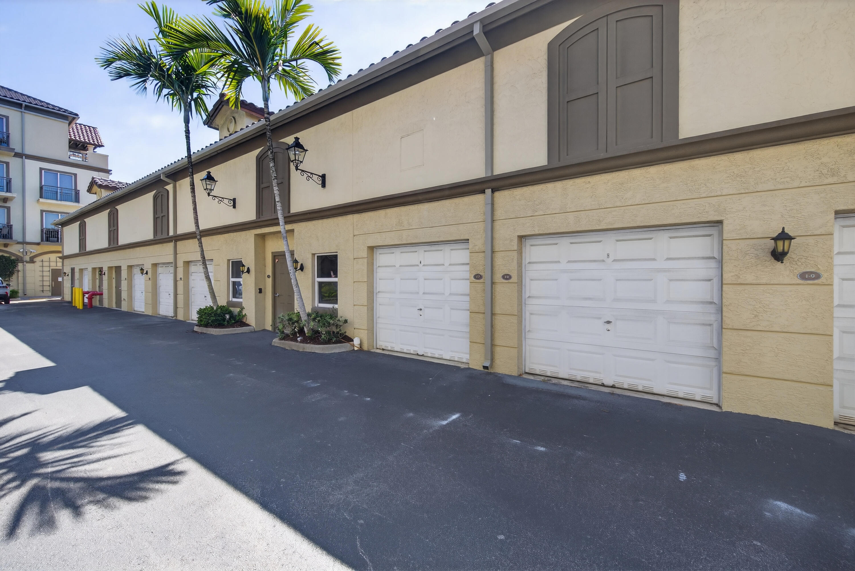 2631 NE 14th #406 Wilton Manors, FL 33334