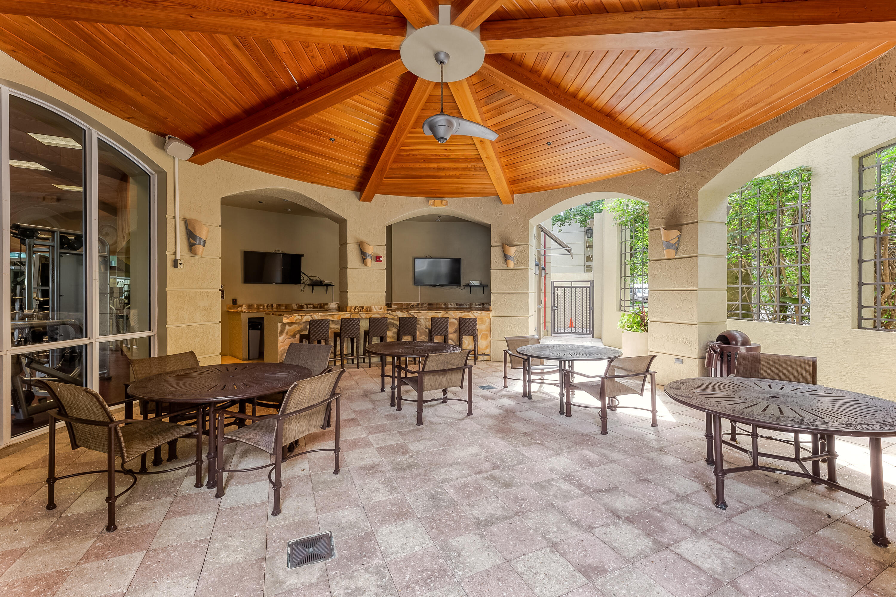 2631 NE 14th #406 Wilton Manors, FL 33334