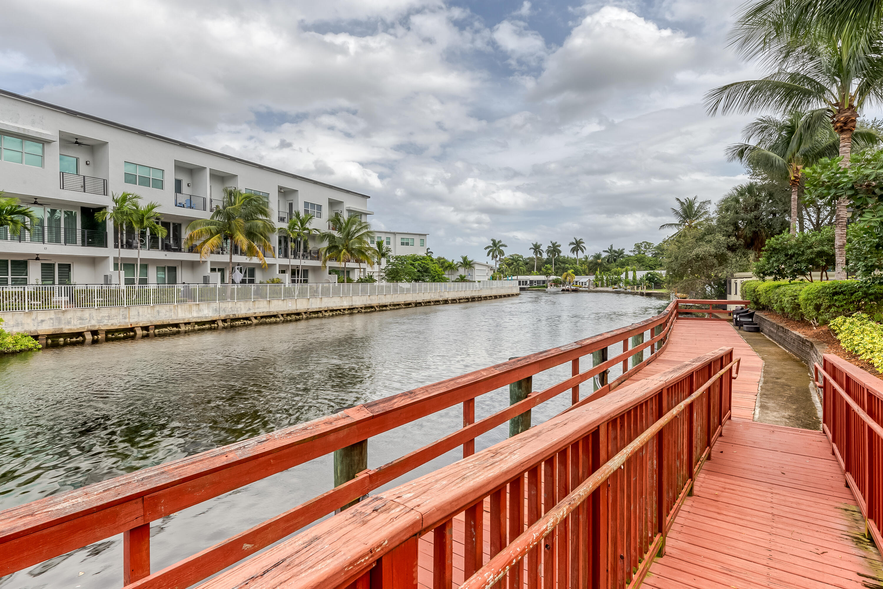 2631 NE 14th #406 Wilton Manors, FL 33334