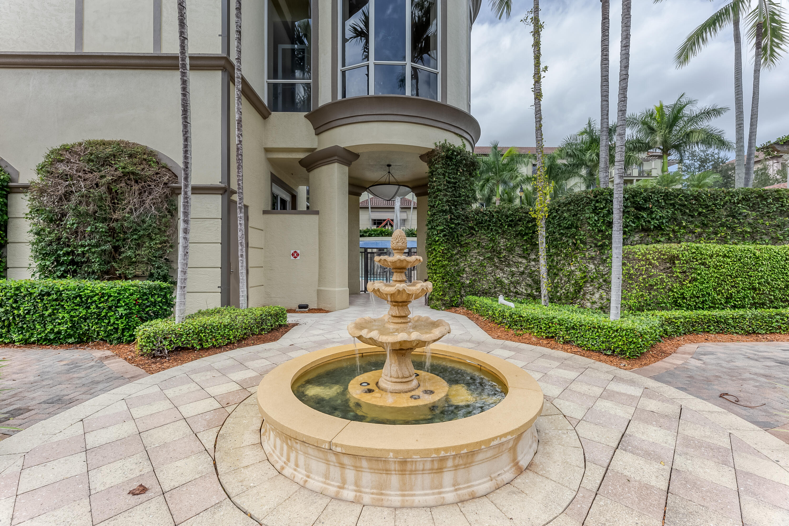 2631 NE 14th #406 Wilton Manors, FL 33334