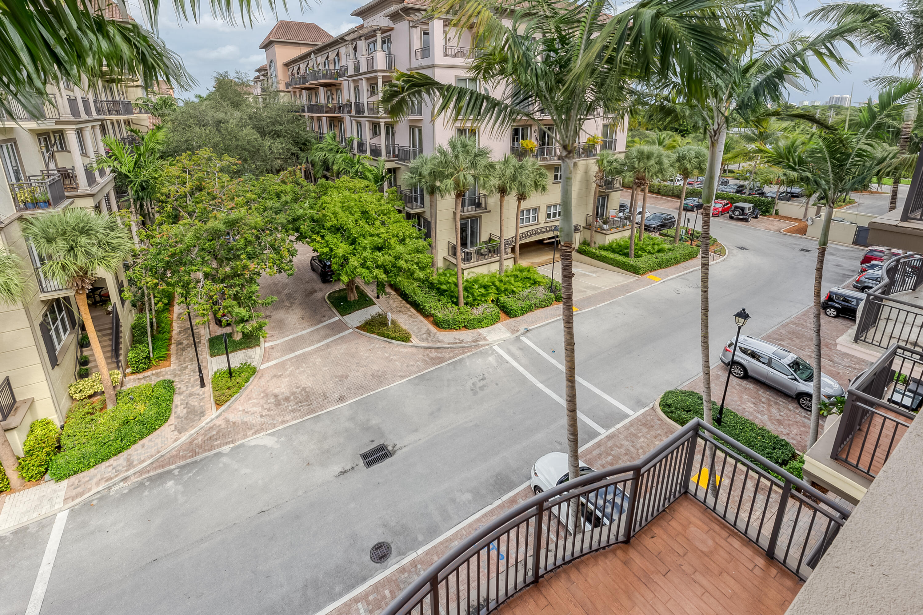 2631 NE 14th #406 Wilton Manors, FL 33334