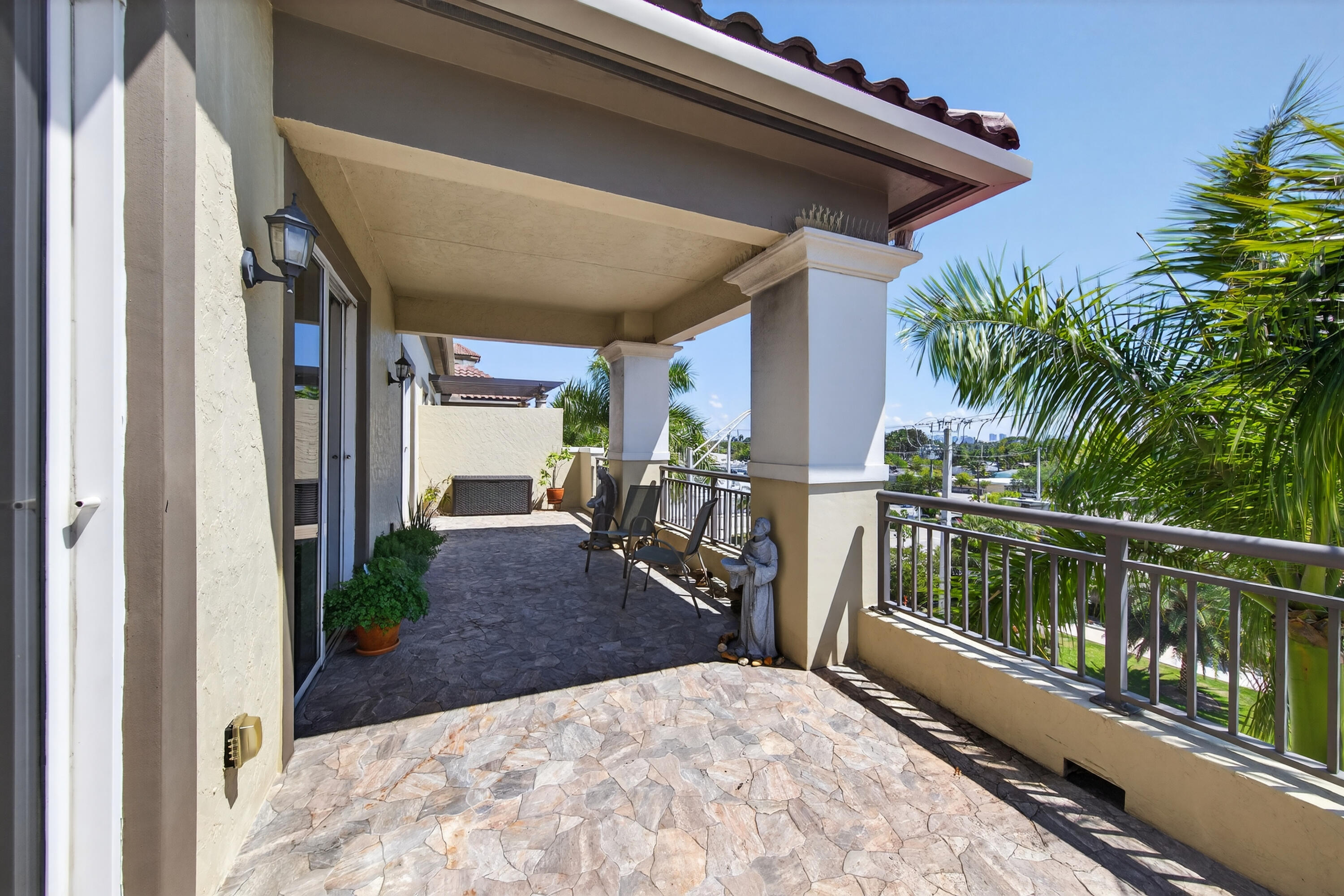 2631 NE 14th #406 Wilton Manors, FL 33334