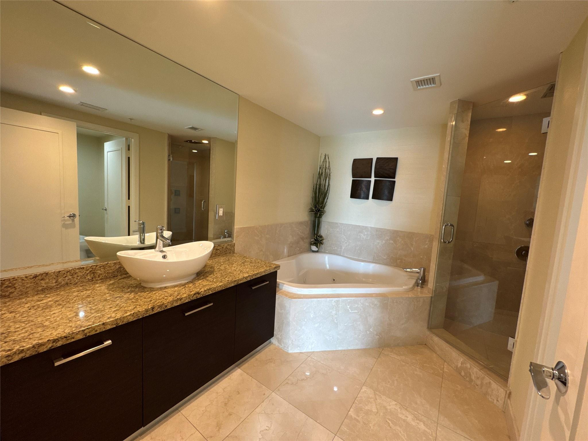 9400 W Bay Hbr #202 Bay Harbor Islands, FL 33154