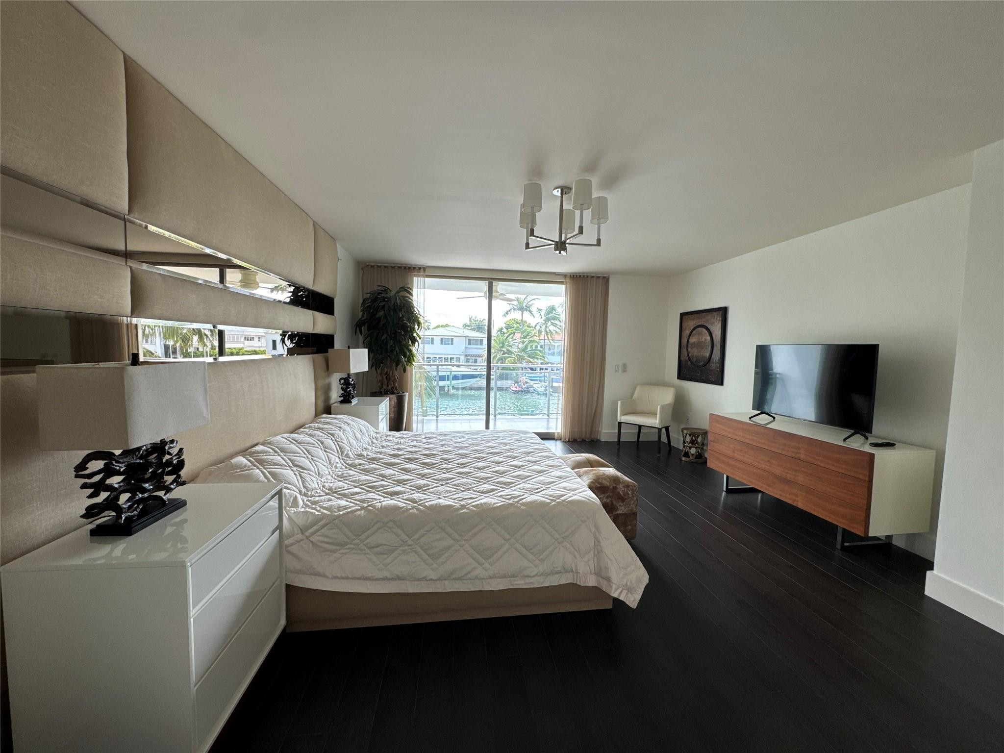 9400 W Bay Hbr #202 Bay Harbor Islands, FL 33154