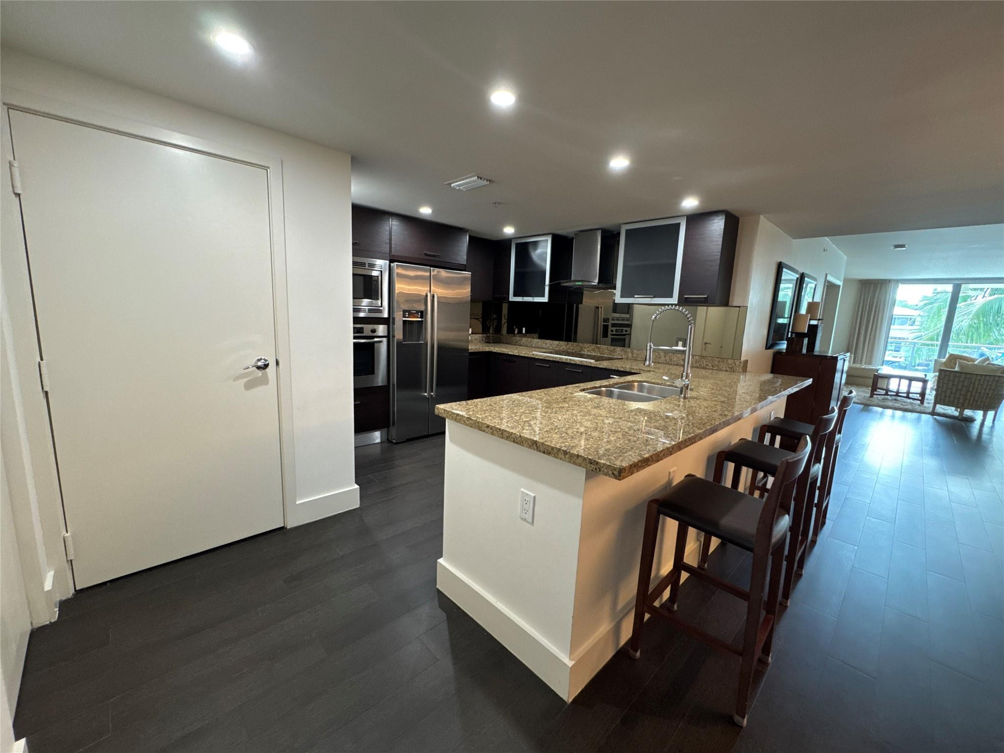 9400 W Bay Hbr #202 Bay Harbor Islands, FL 33154
