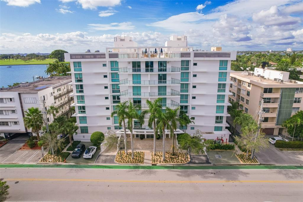 9400 W Bay Hbr #202 Bay Harbor Islands, FL 33154