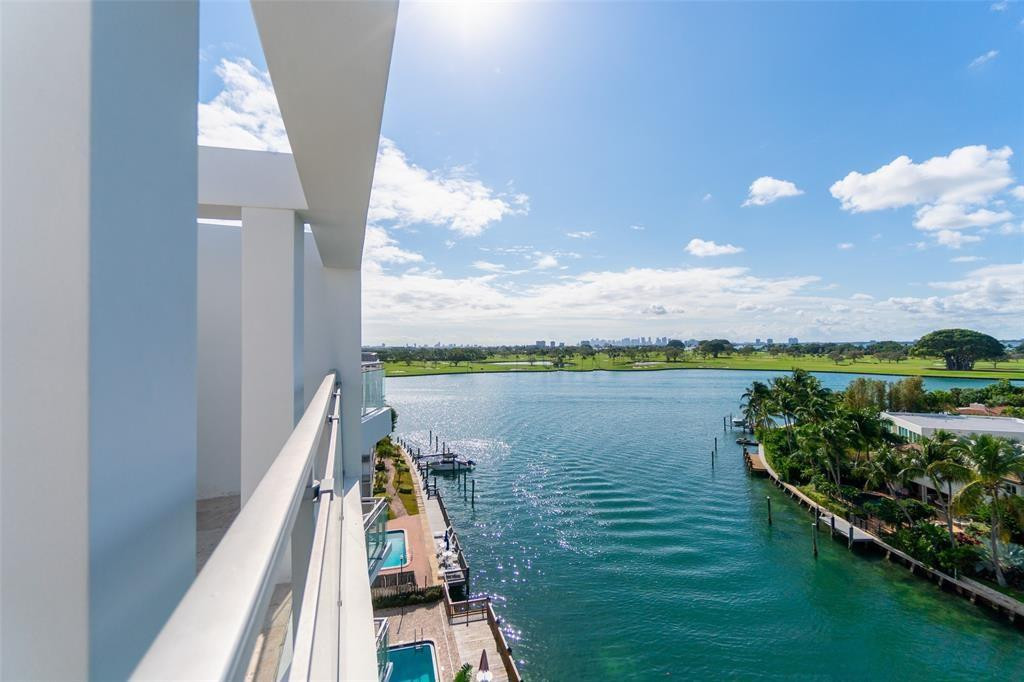 9400 W Bay Hbr #202 Bay Harbor Islands, FL 33154