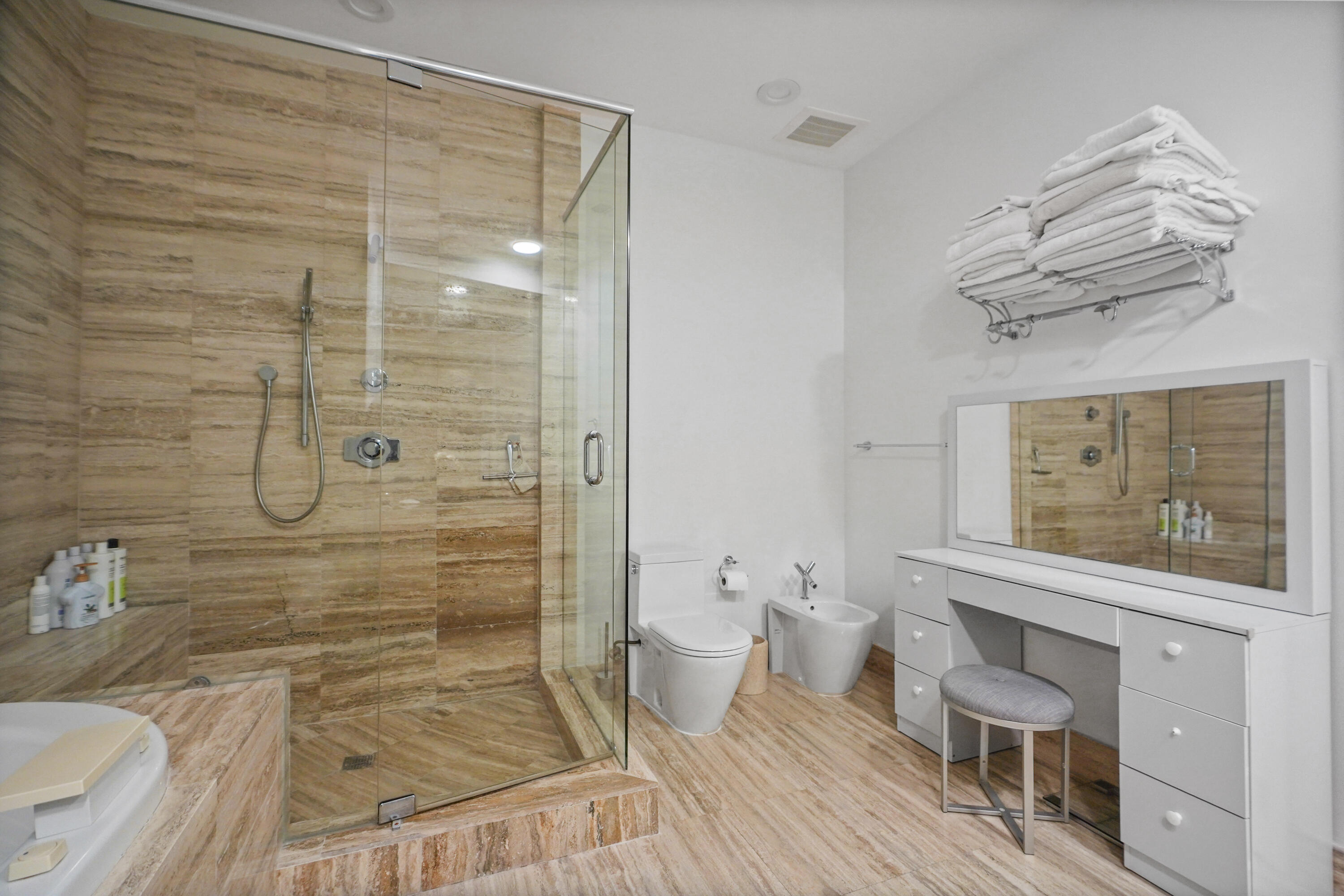 15901 Collins #3902 Sunny Isles Beach, FL 33160