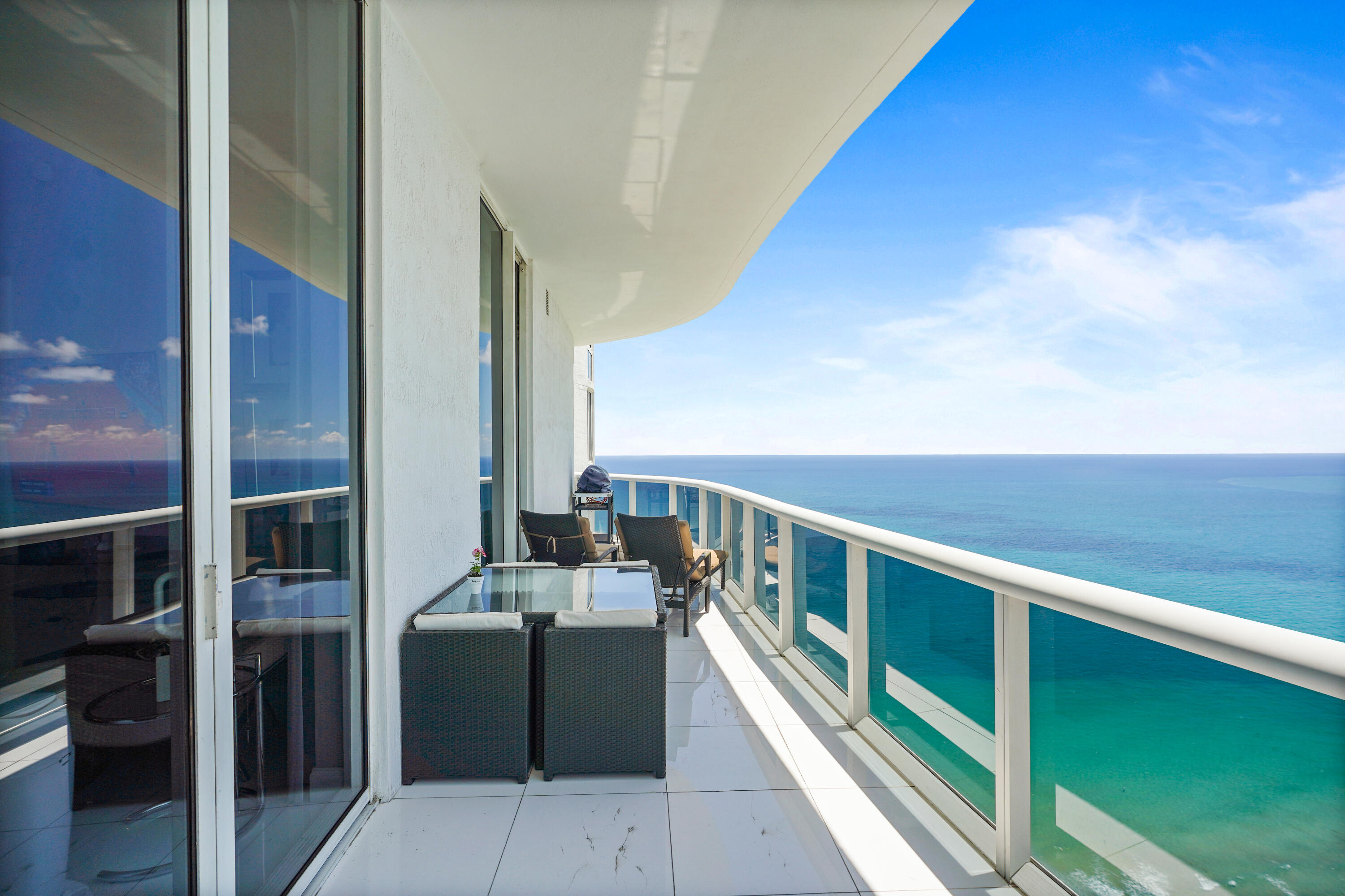 15901 Collins #3902 Sunny Isles Beach, FL 33160