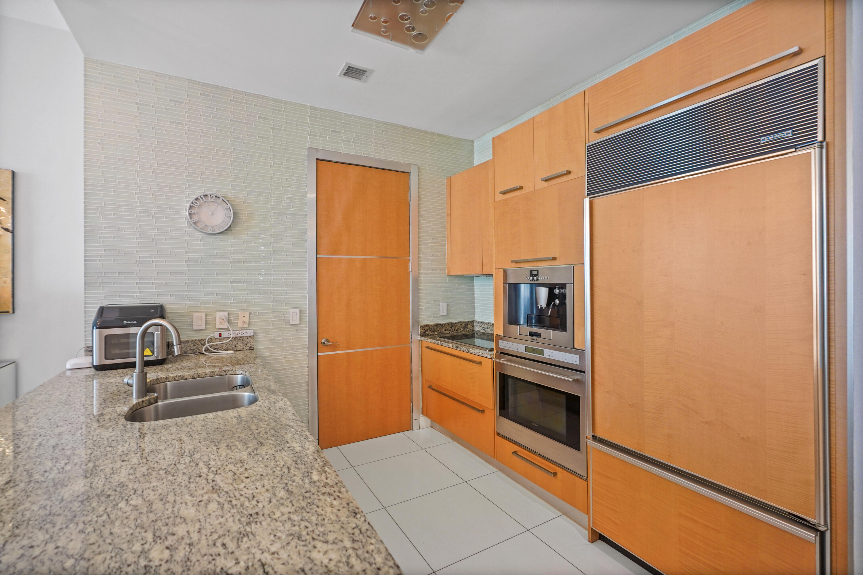 15901 Collins #3902 Sunny Isles Beach, FL 33160