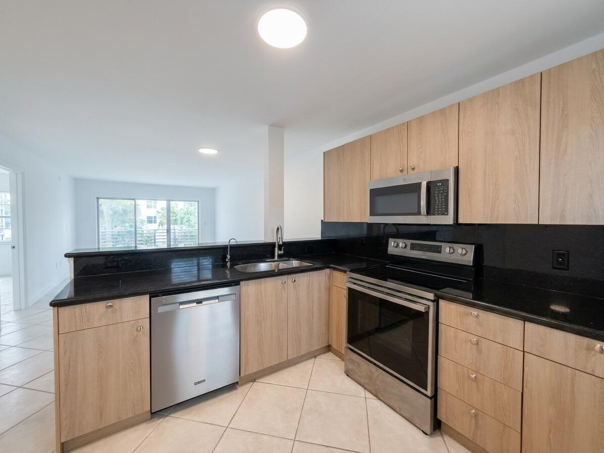 1541 S Ocean #219