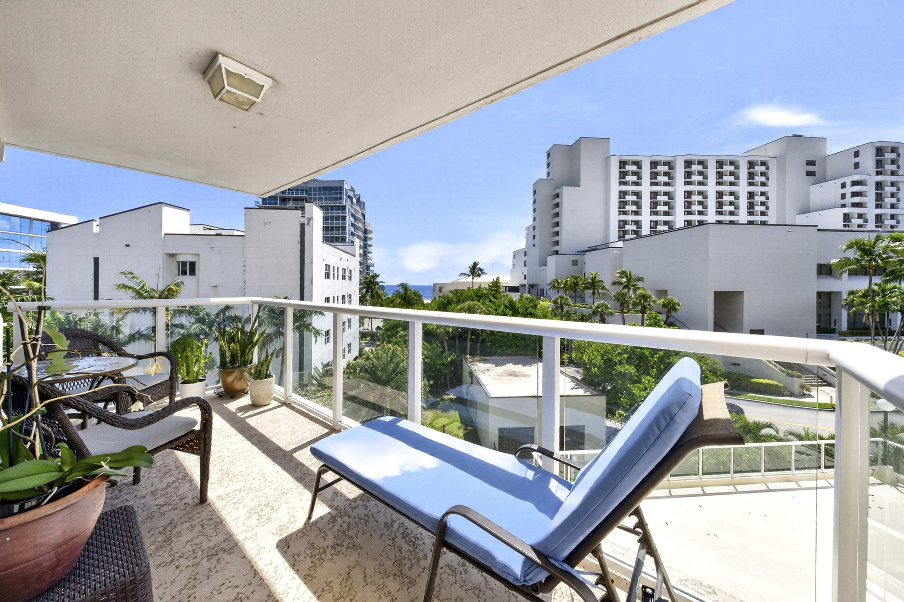 3000 Holiday Dr #502 Fort Lauderdale, FL 33316