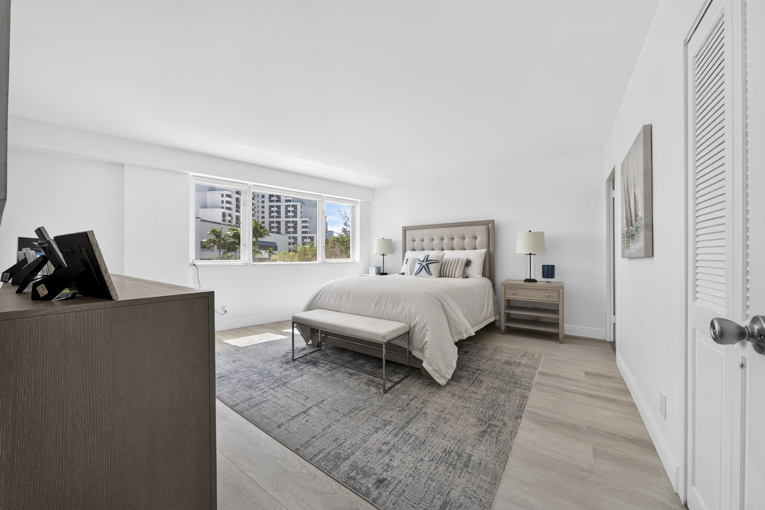 3000 Holiday Dr #502 Fort Lauderdale, FL 33316