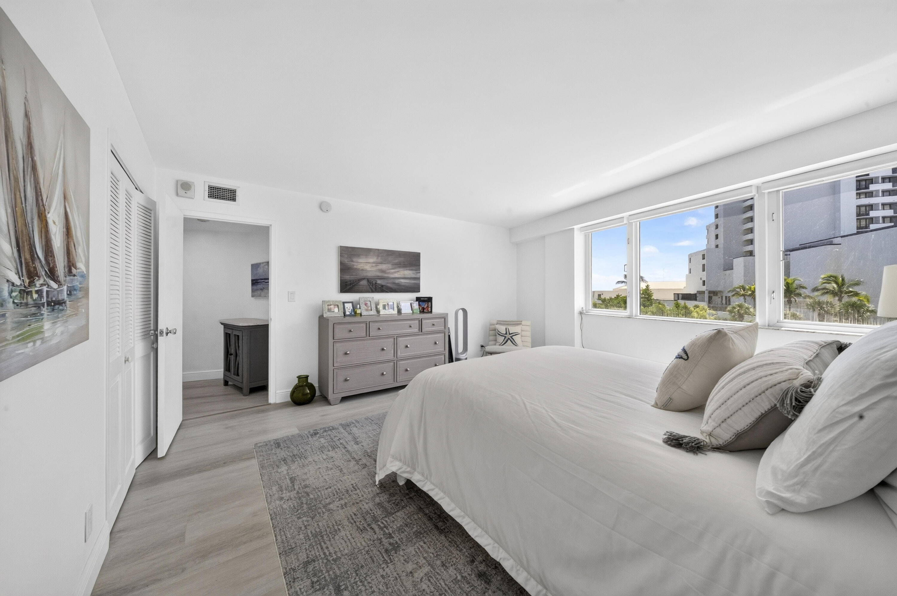 3000 Holiday Dr #502 Fort Lauderdale, FL 33316