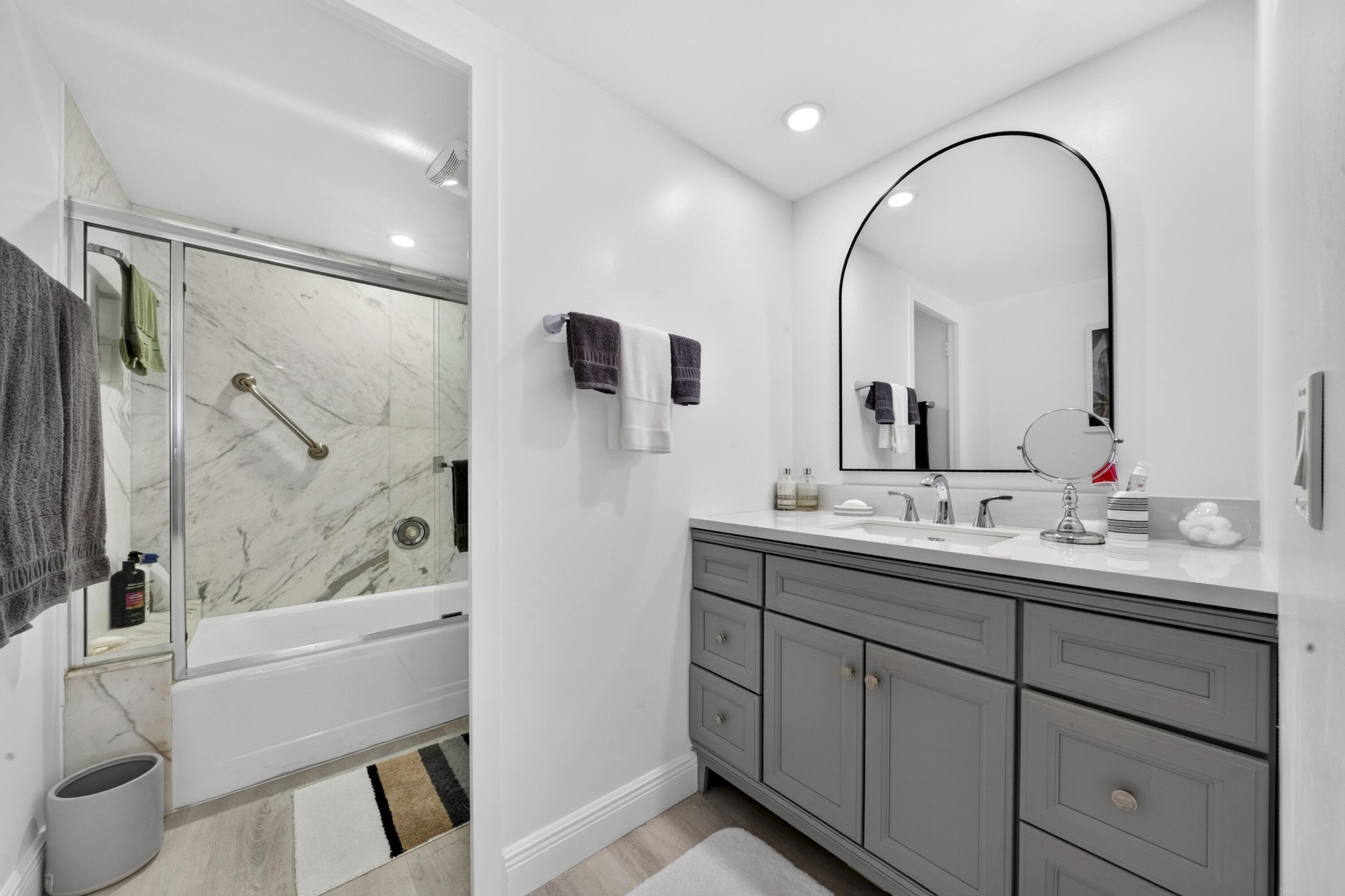 3000 Holiday Dr #502 Fort Lauderdale, FL 33316