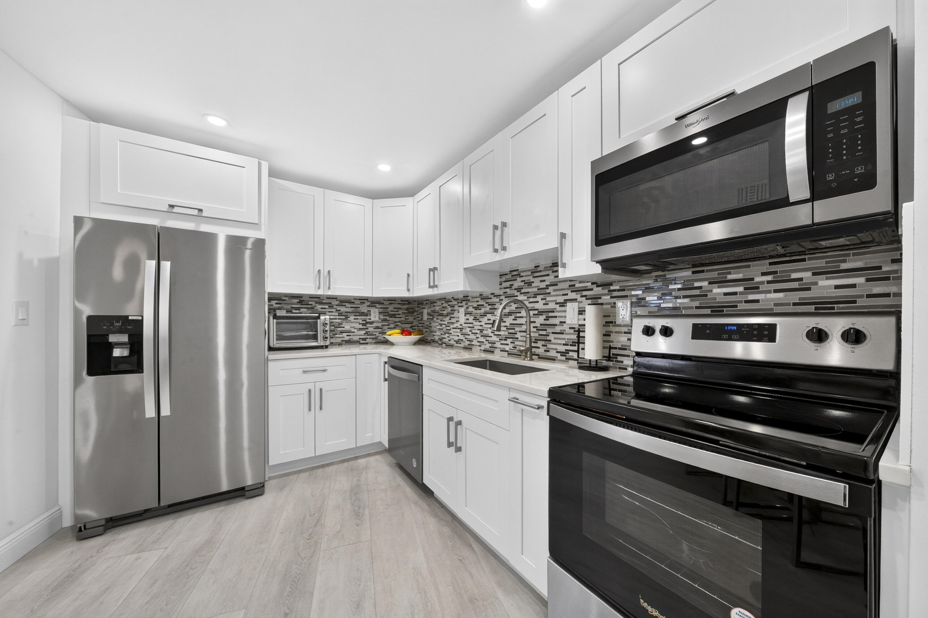 3000 Holiday Dr #502 Fort Lauderdale, FL 33316