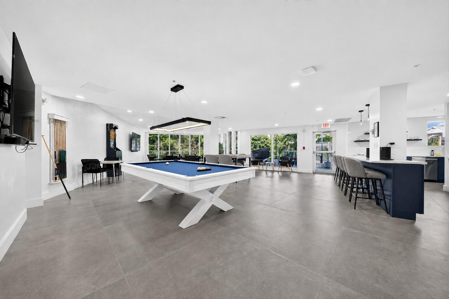 3000 Holiday Dr #502 Fort Lauderdale, FL 33316