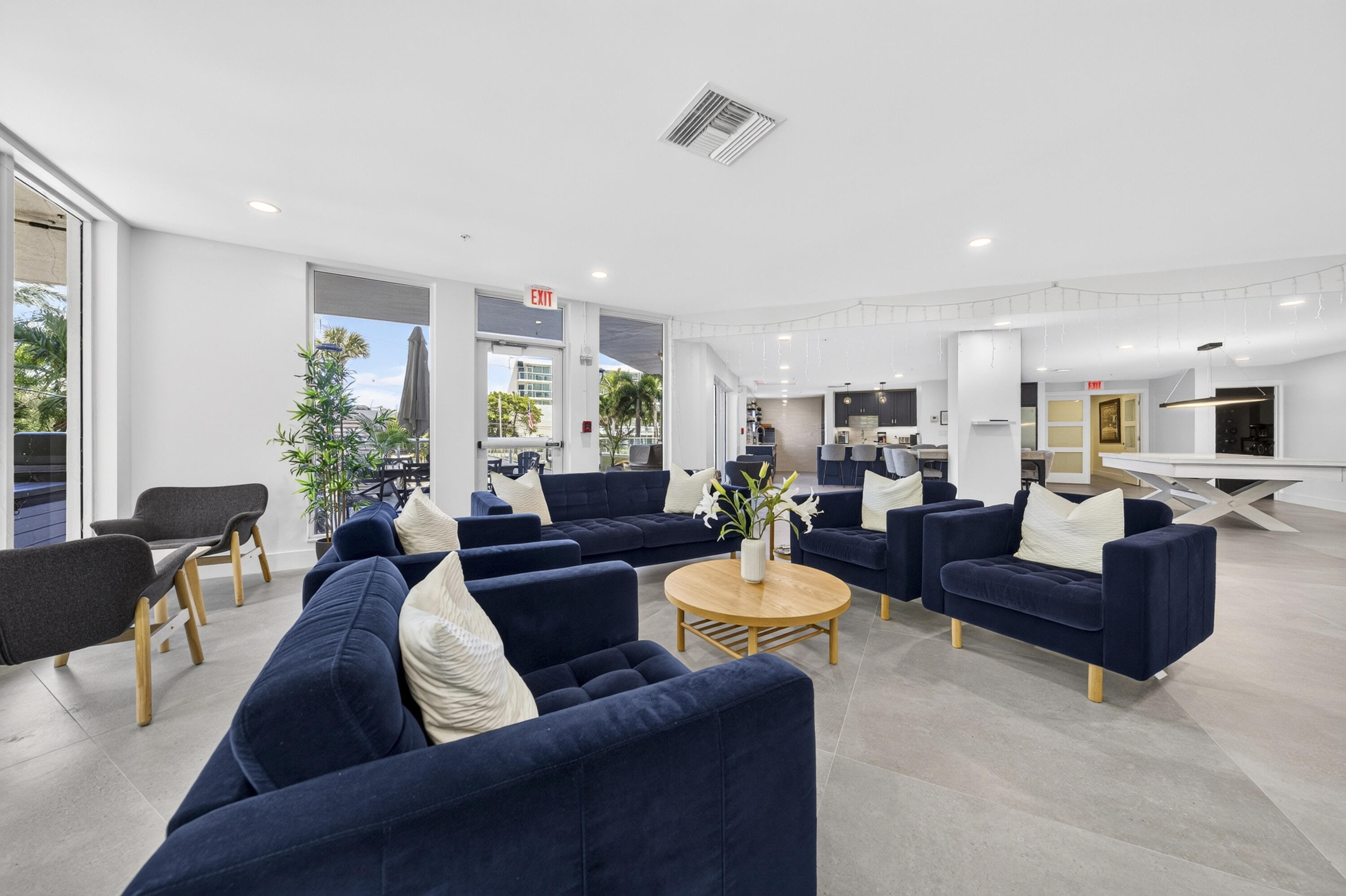 3000 Holiday Dr #502 Fort Lauderdale, FL 33316