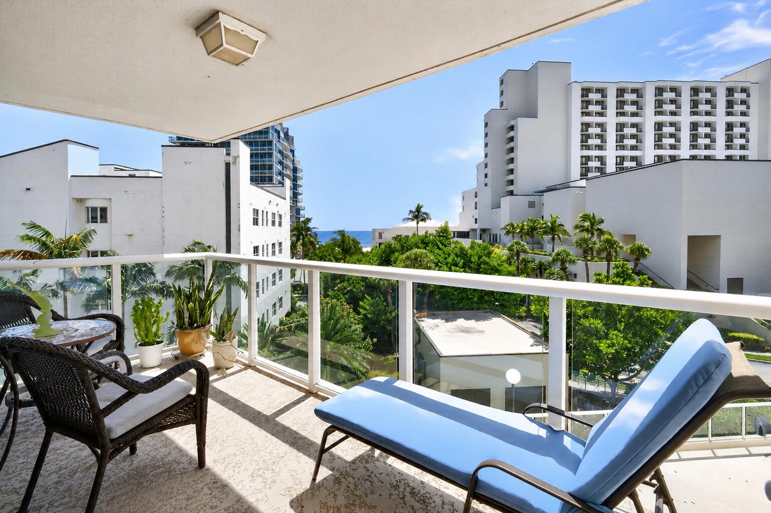 3000 Holiday Dr #502 Fort Lauderdale, FL 33316